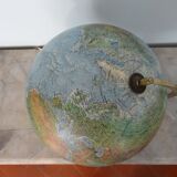Globe terrestre années 50/60 pied en bois