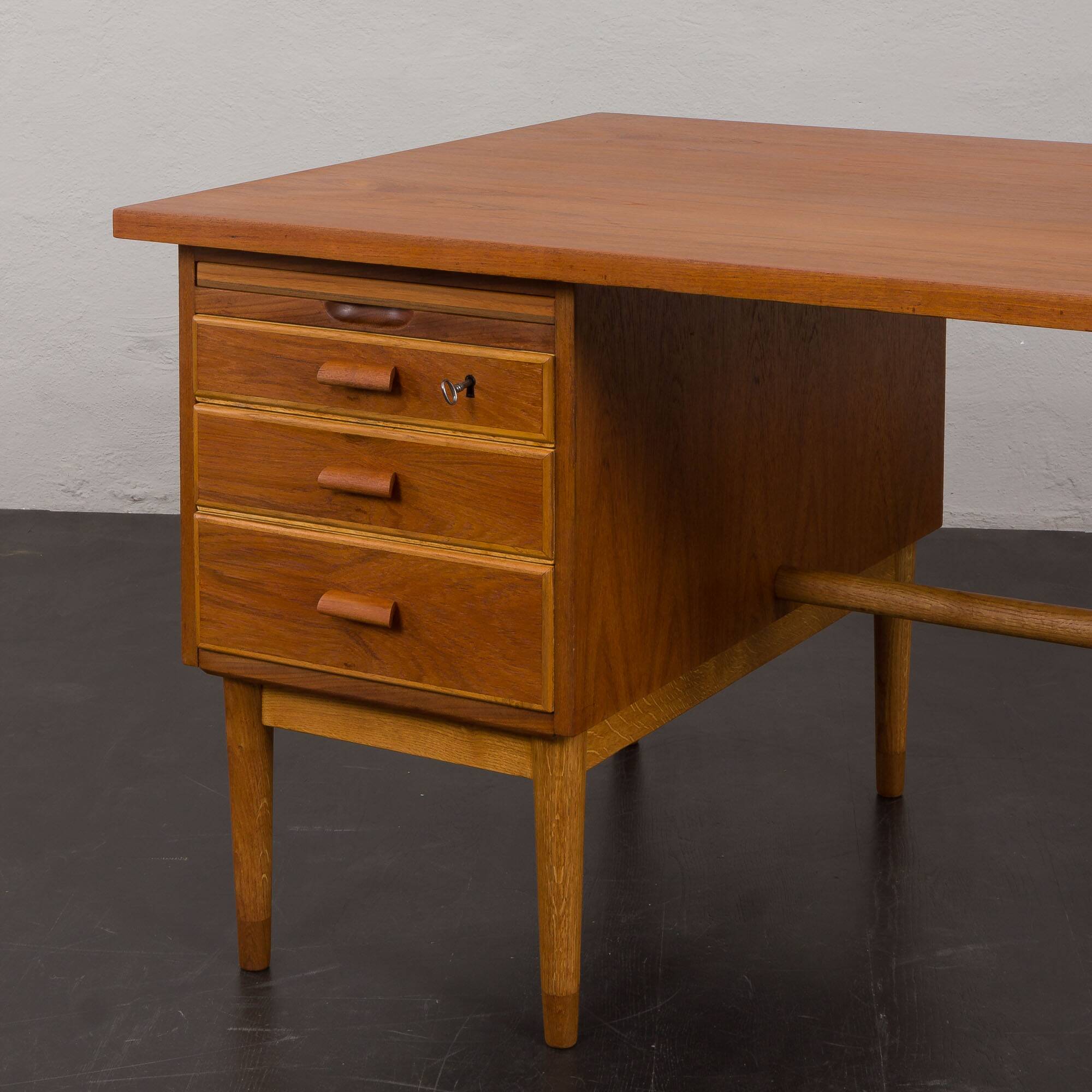 Teak and oak double-sided desk with X-shaped legs