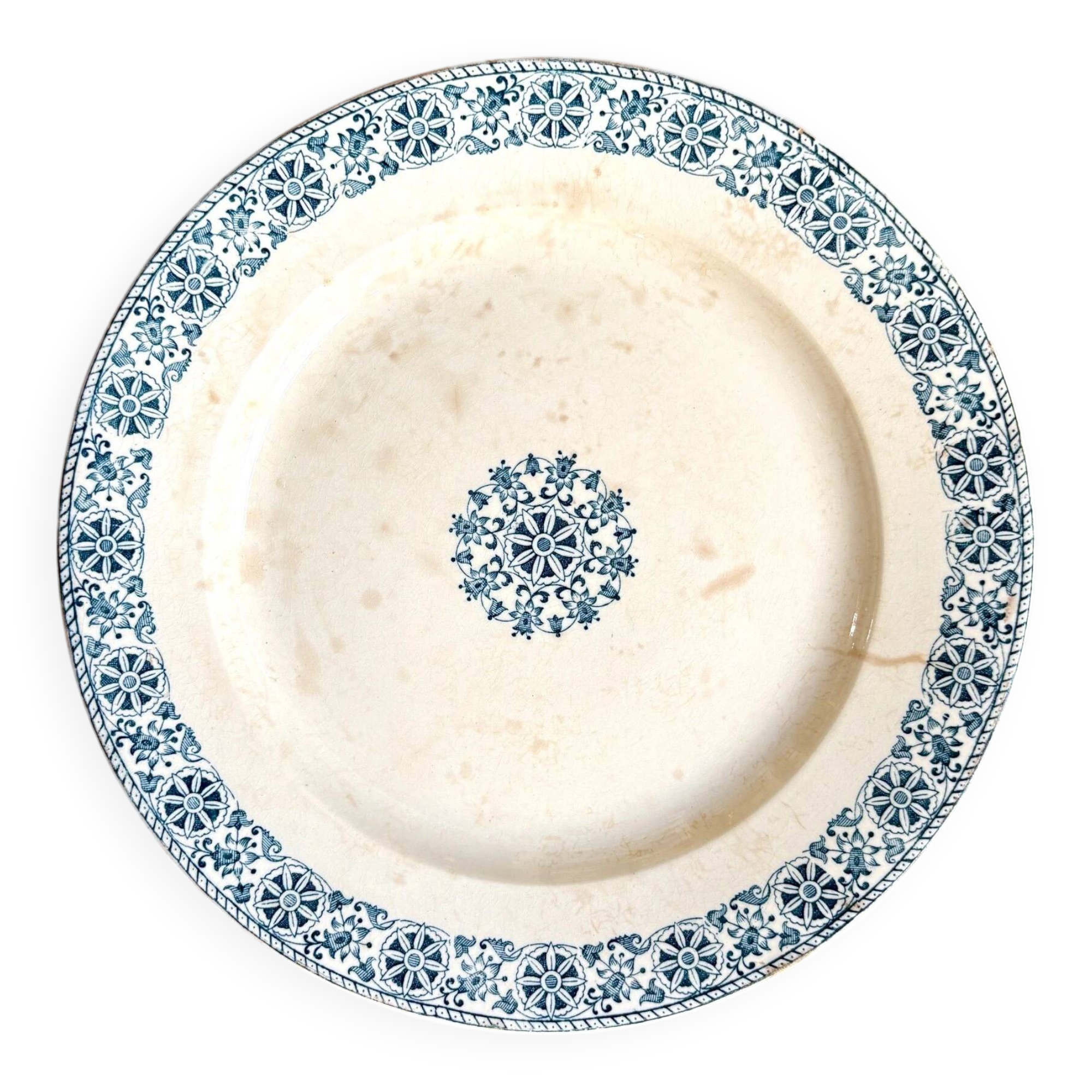 Plat rond Gien en terre de fer, service "Arabesques"