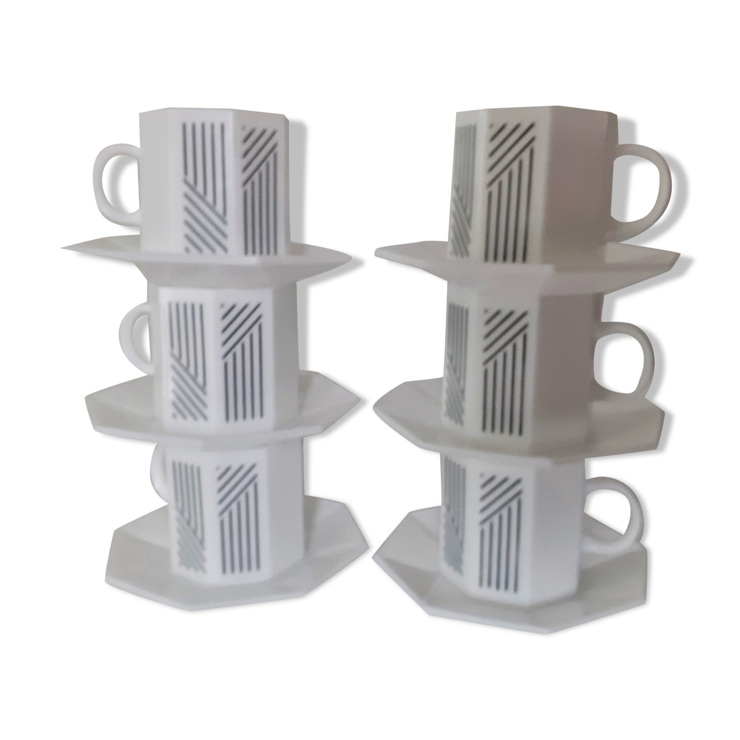 Set de 6 tasses et sous-tasses octogonales Arcopal blanche et noire modèle octime