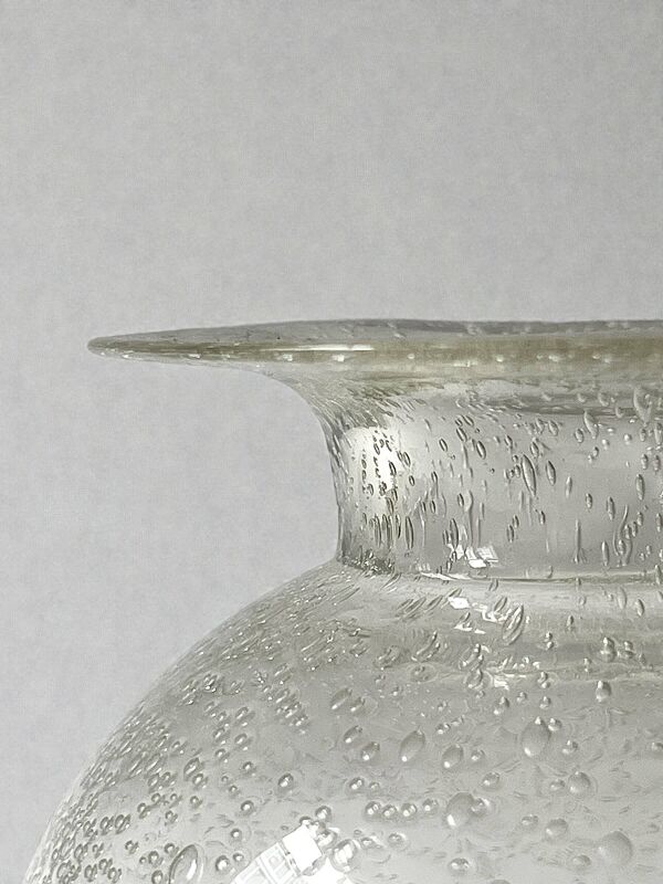 Vase en verre soufflé et bullé de Biot, France 1970