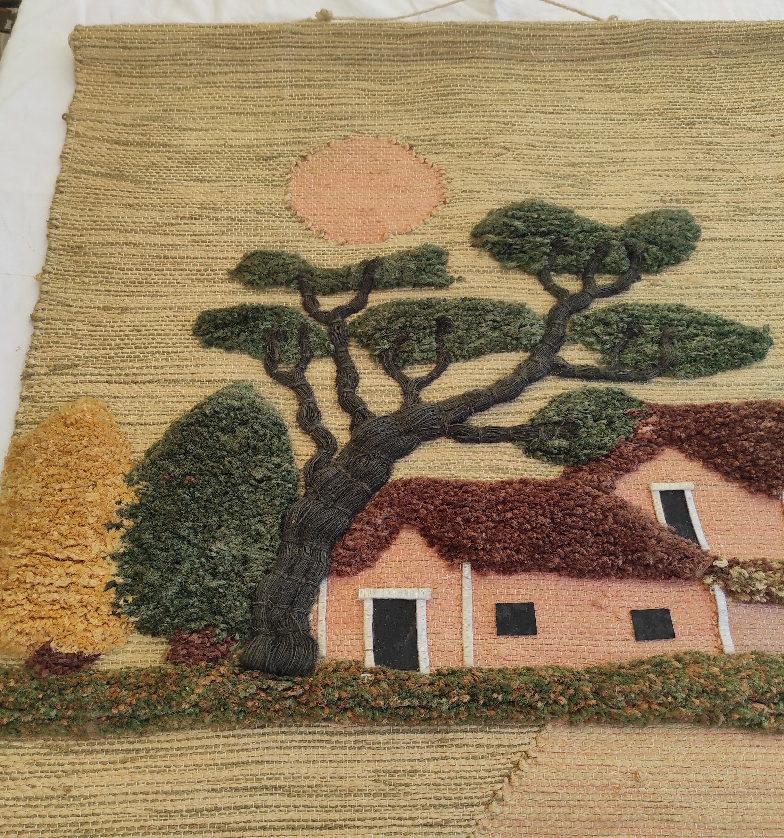 Handmade tapestry in wool and jute 100cm high / 75cm wide