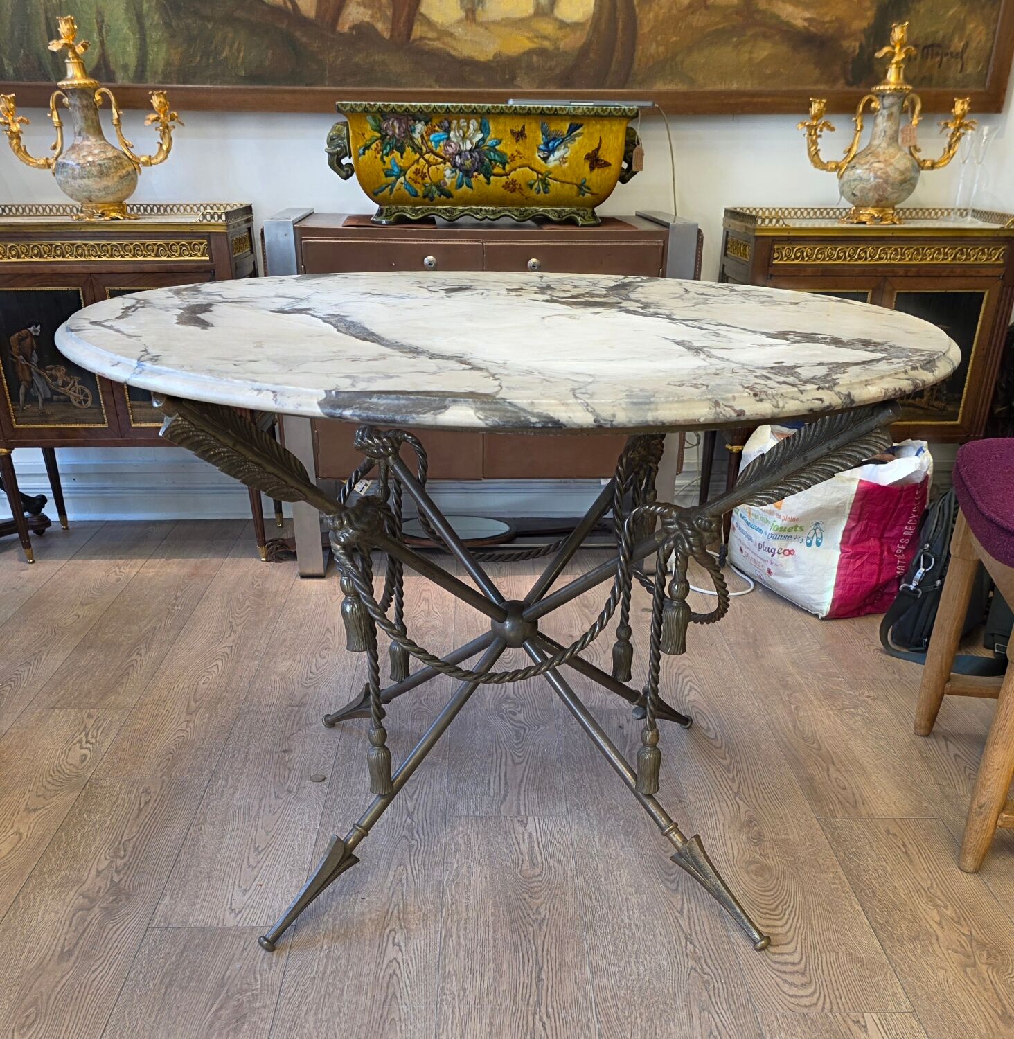 Circular Gueridon Table with Arrows and Trimmings