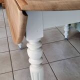 Louis Philippe round table