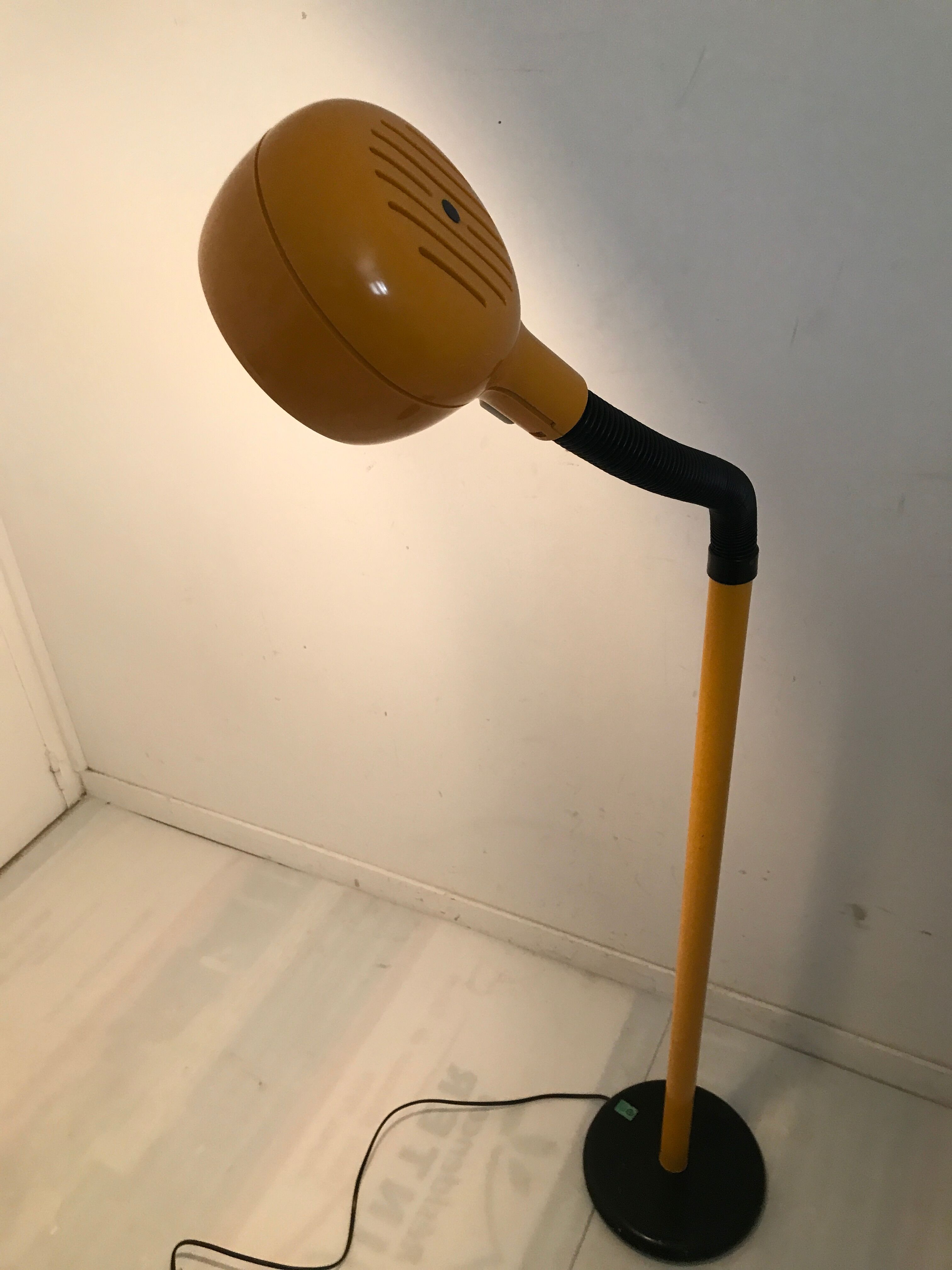 Yellow gooseneck floor lamp 50s-60s