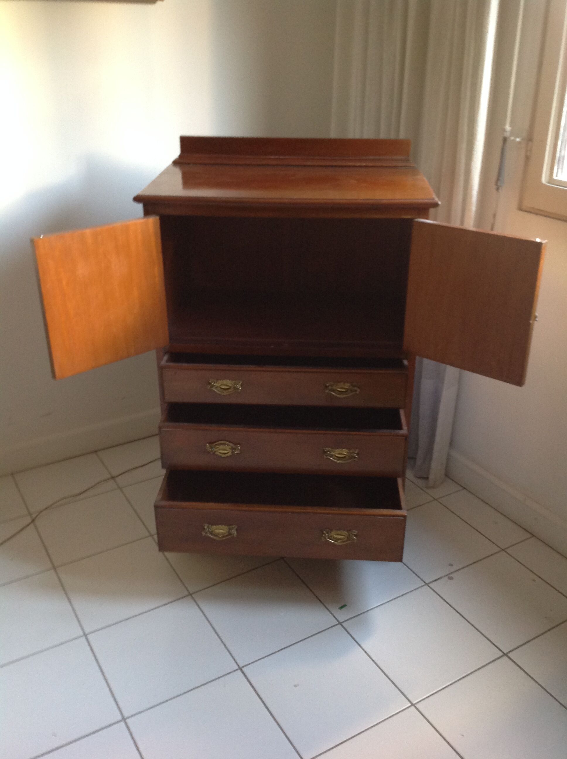 19th-century English side table, varnished mahogany