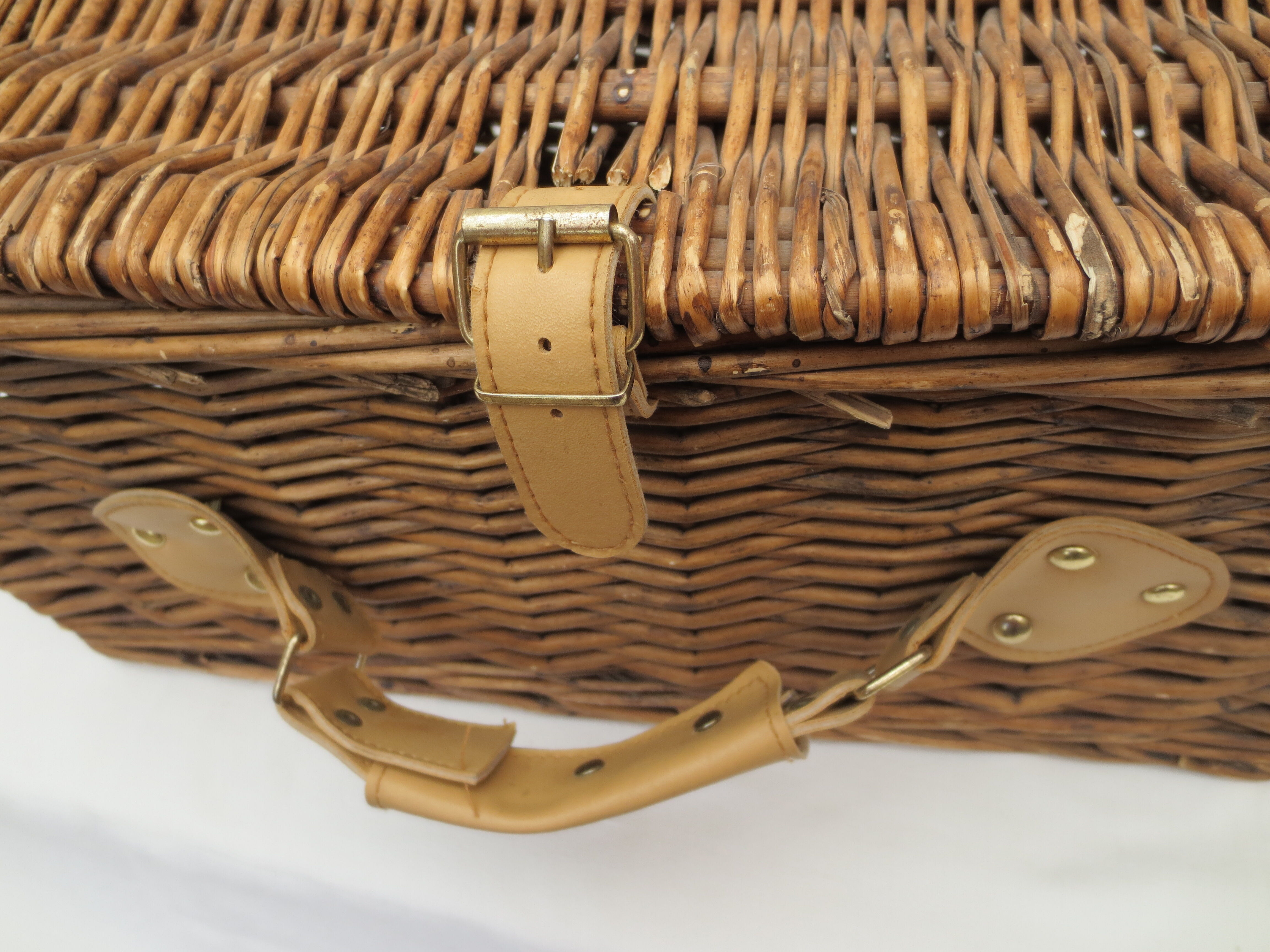 Rectangular wicker trunk