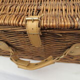 Rectangular wicker trunk