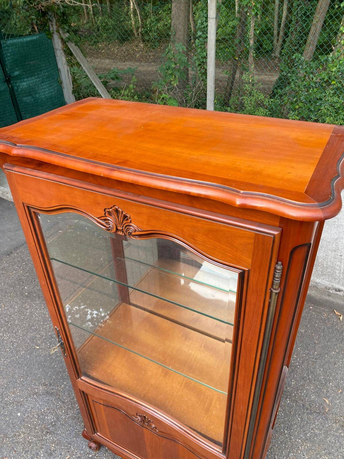 Vitrine argentier style Louis XV en merisier fond miroir & étagères Verre 9