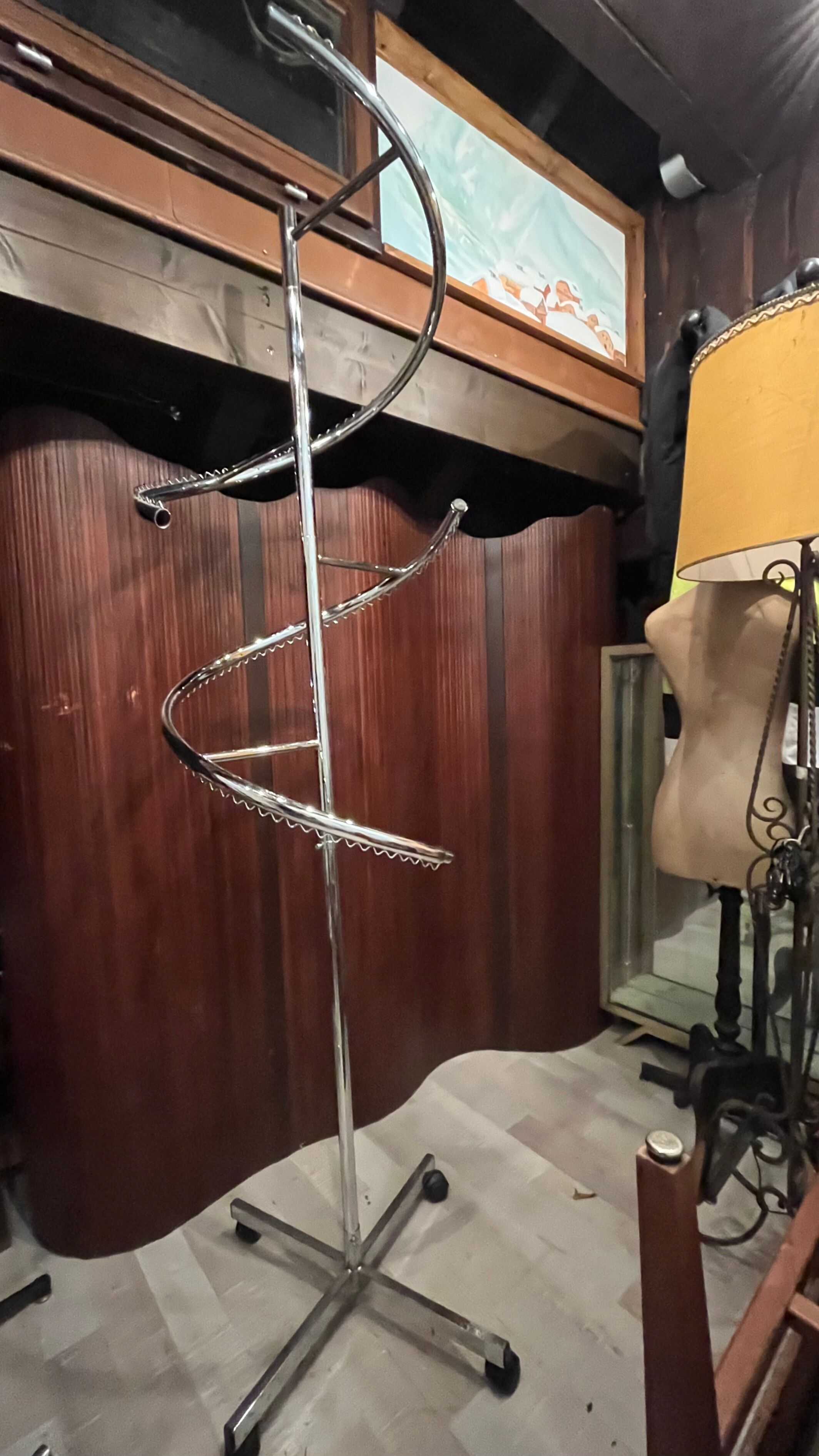 Vintage swivel spiral holder