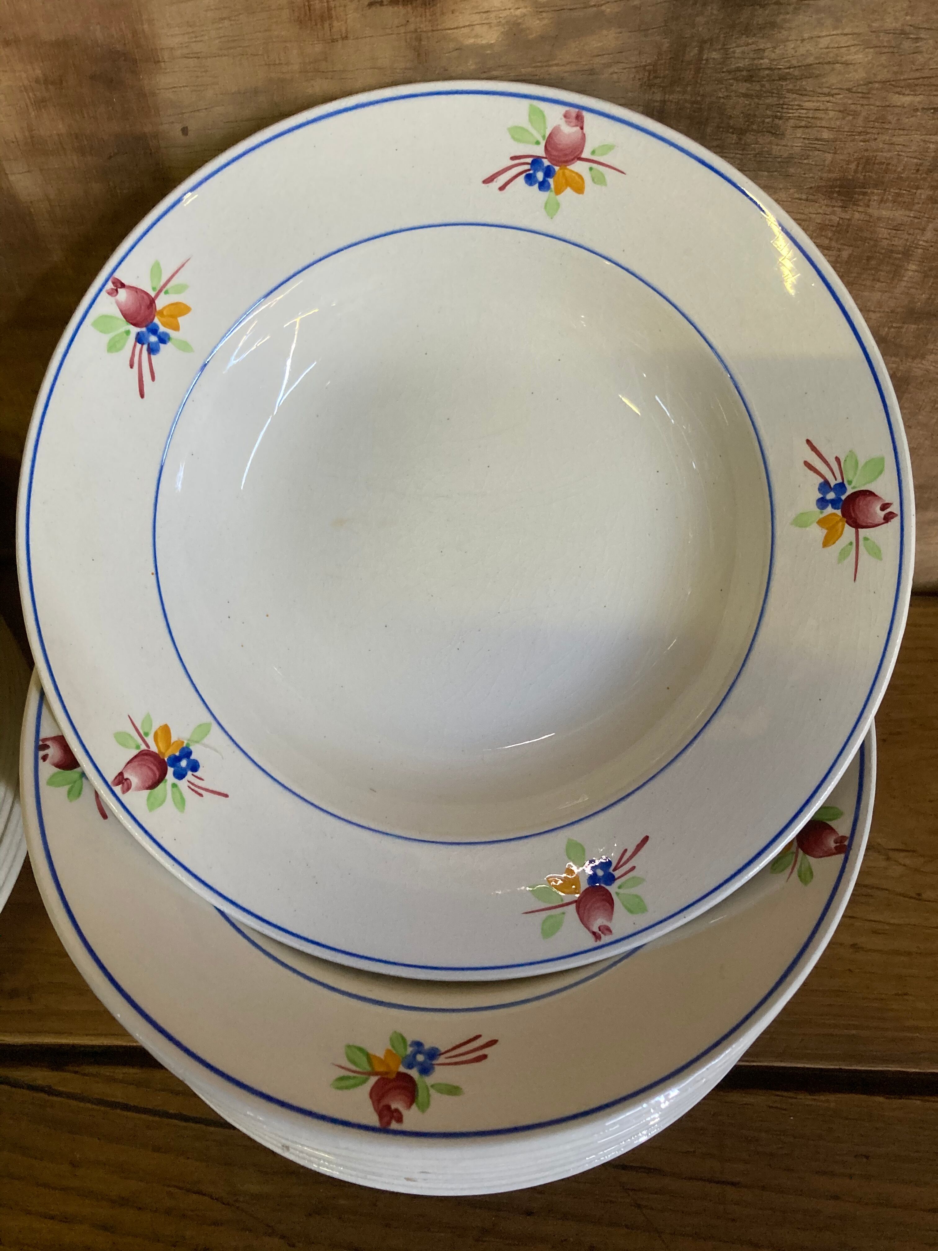 Service flat plates and hollow Gien model Nice.