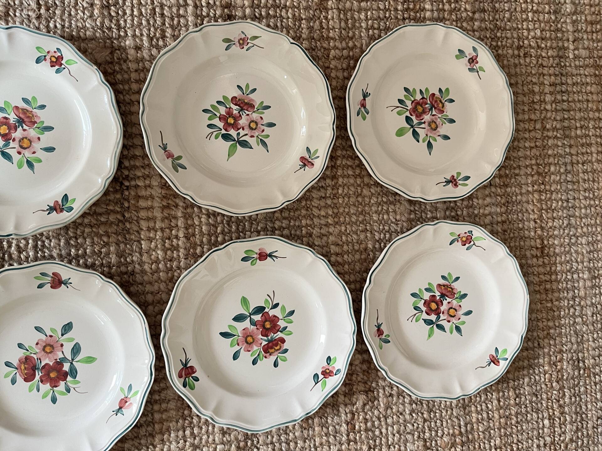 8 assiettes plates 