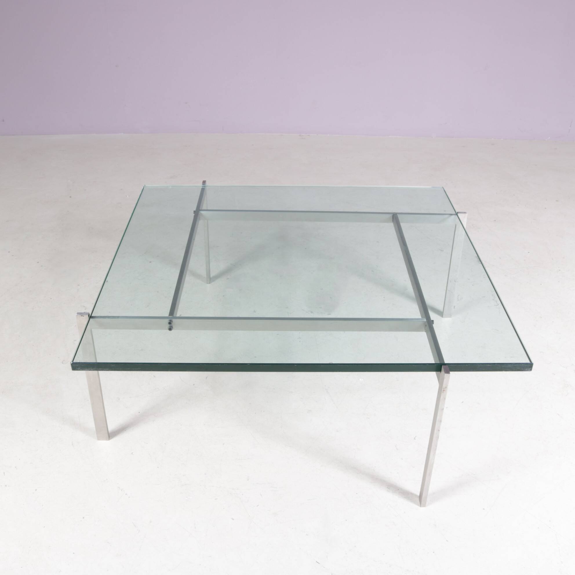 Table basse des années 1970 Poul Kjaerholm Modèle : PK61 (non signée)