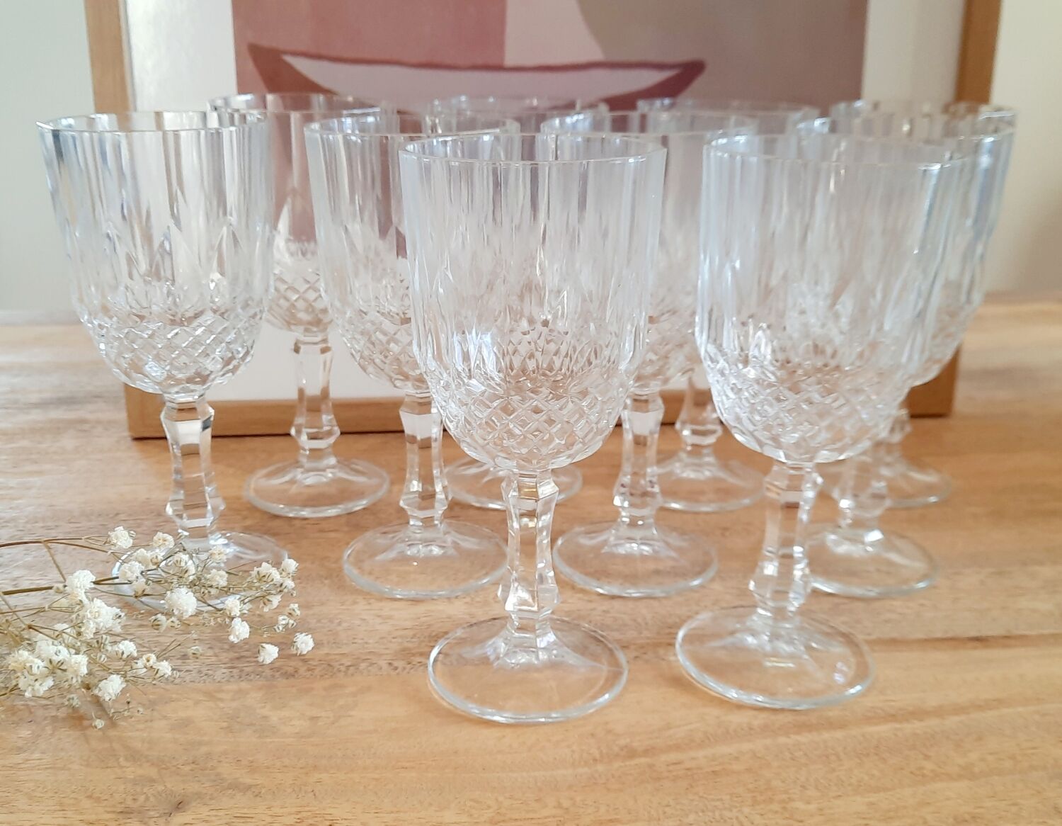 Stemmed glass chiseled glasses