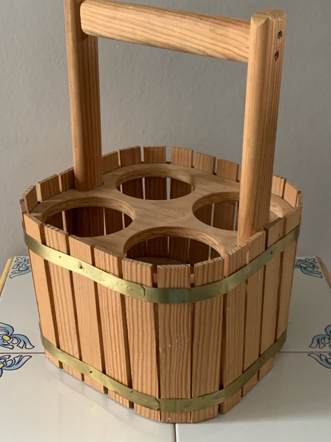 Wooden bottle holder