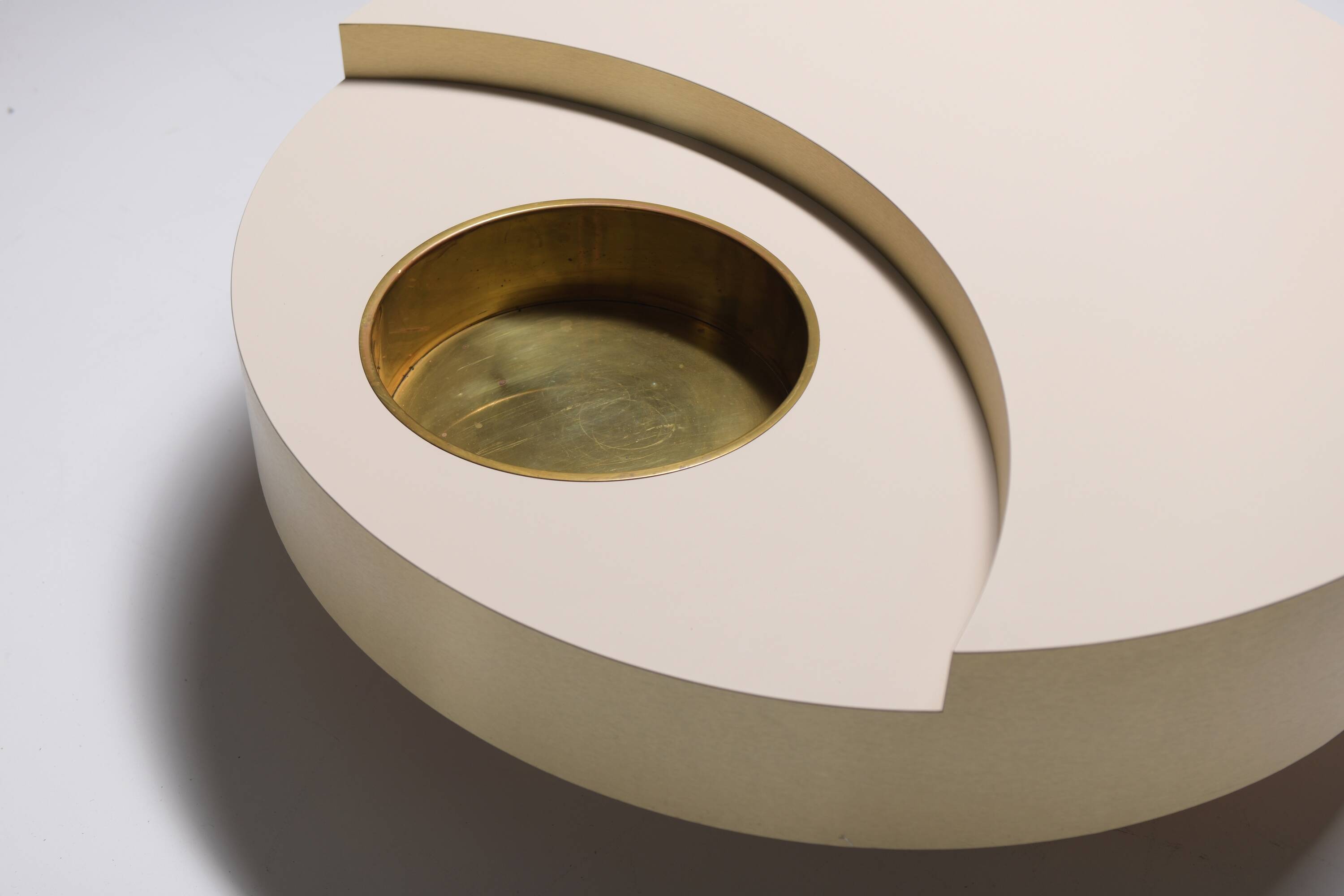 Rare rotating TRG coffee table with bar style Willy Rizzo