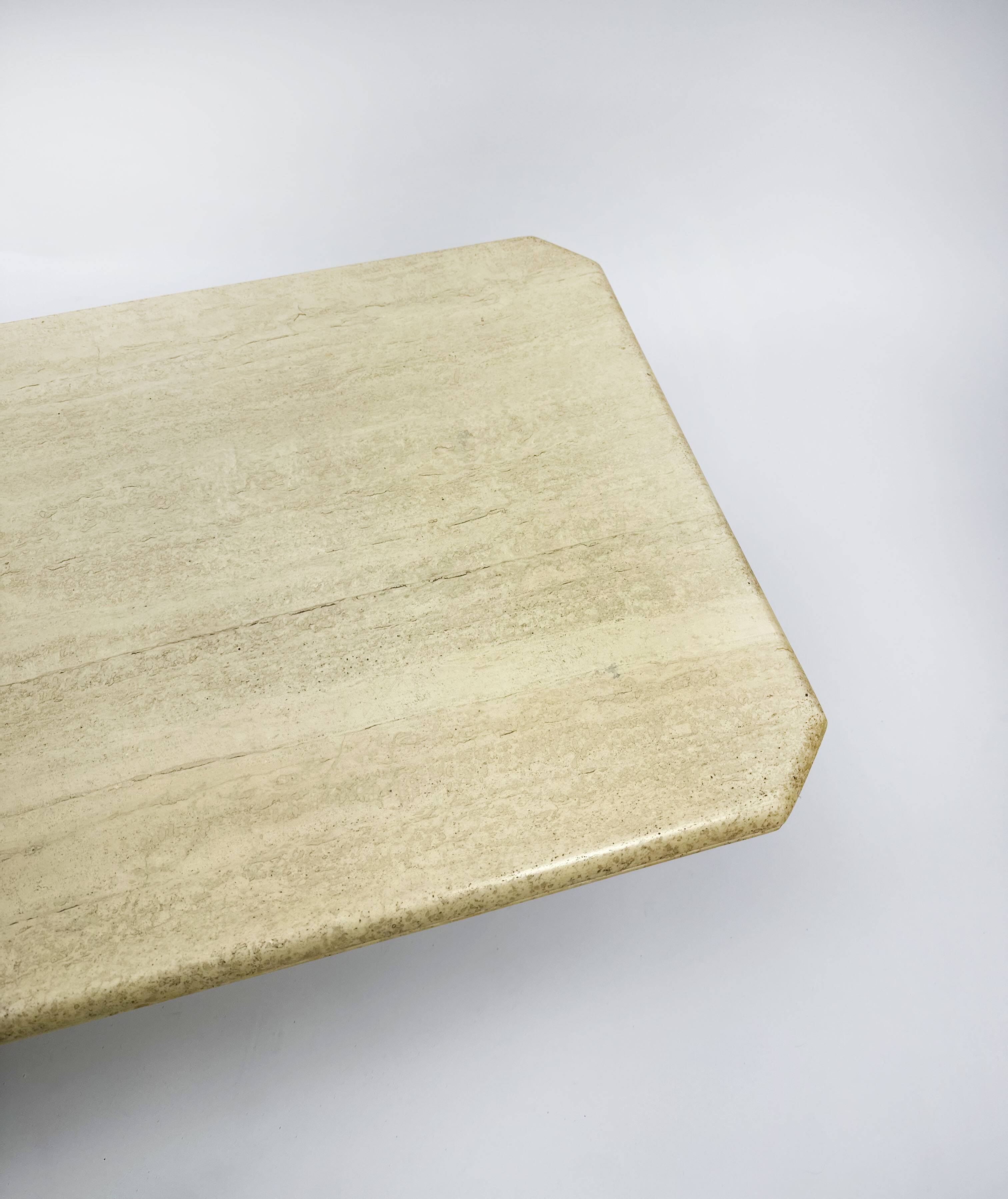 Table basse vintage des années 1970 en travertin
