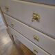 Commode en bois peint