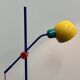 Lampadaire postmoderne en métal multicolore par Veneta Lumi, Italie des années 1980.