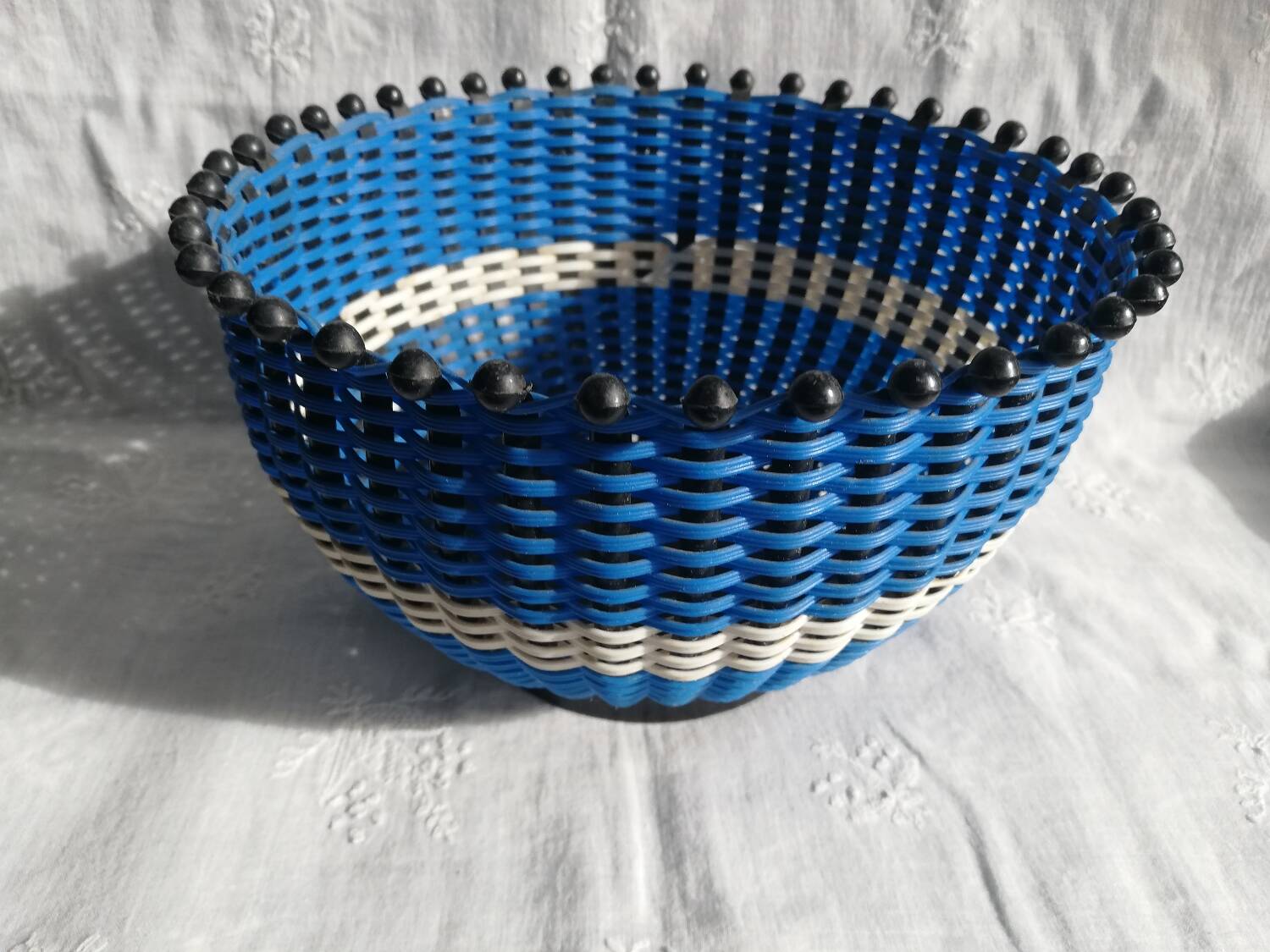 Basket, vintage pot holder