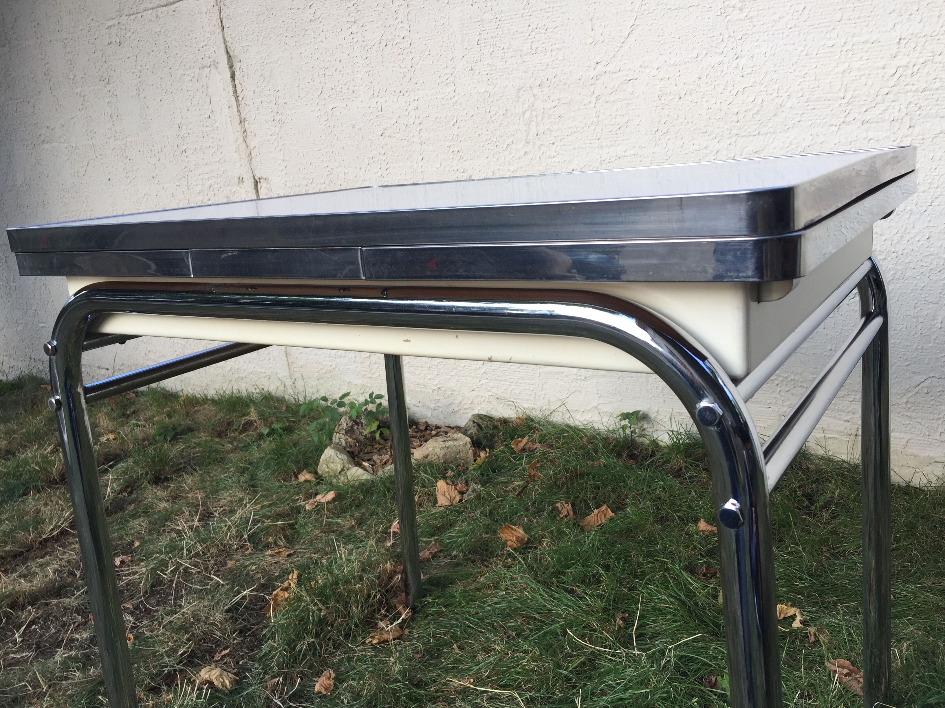 White vintage formica table 60s