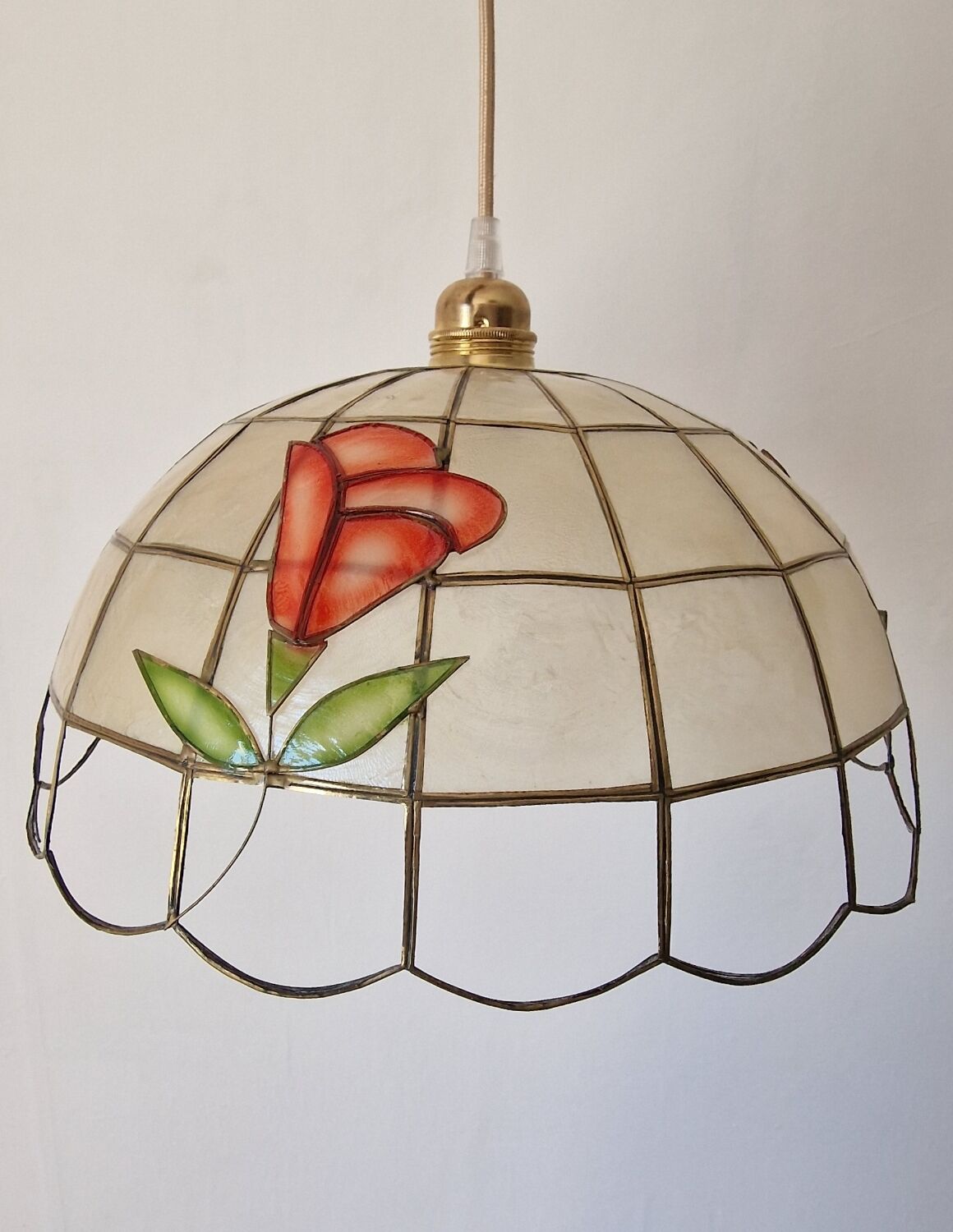 Openwork mother-of-pearl