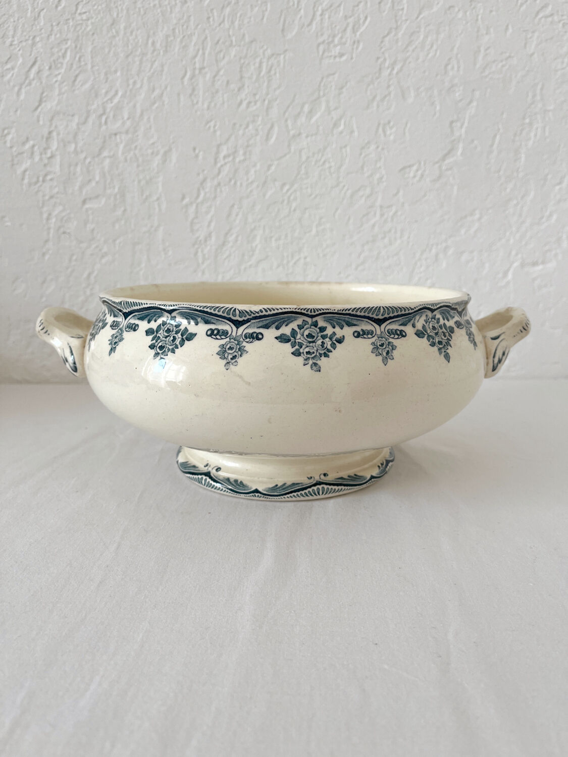 Bordeaux iron clay soup tureen bottom, Choisy le Roi