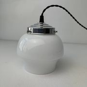 Paire d’anciennes petites suspensions vintage en opaline 15 cm