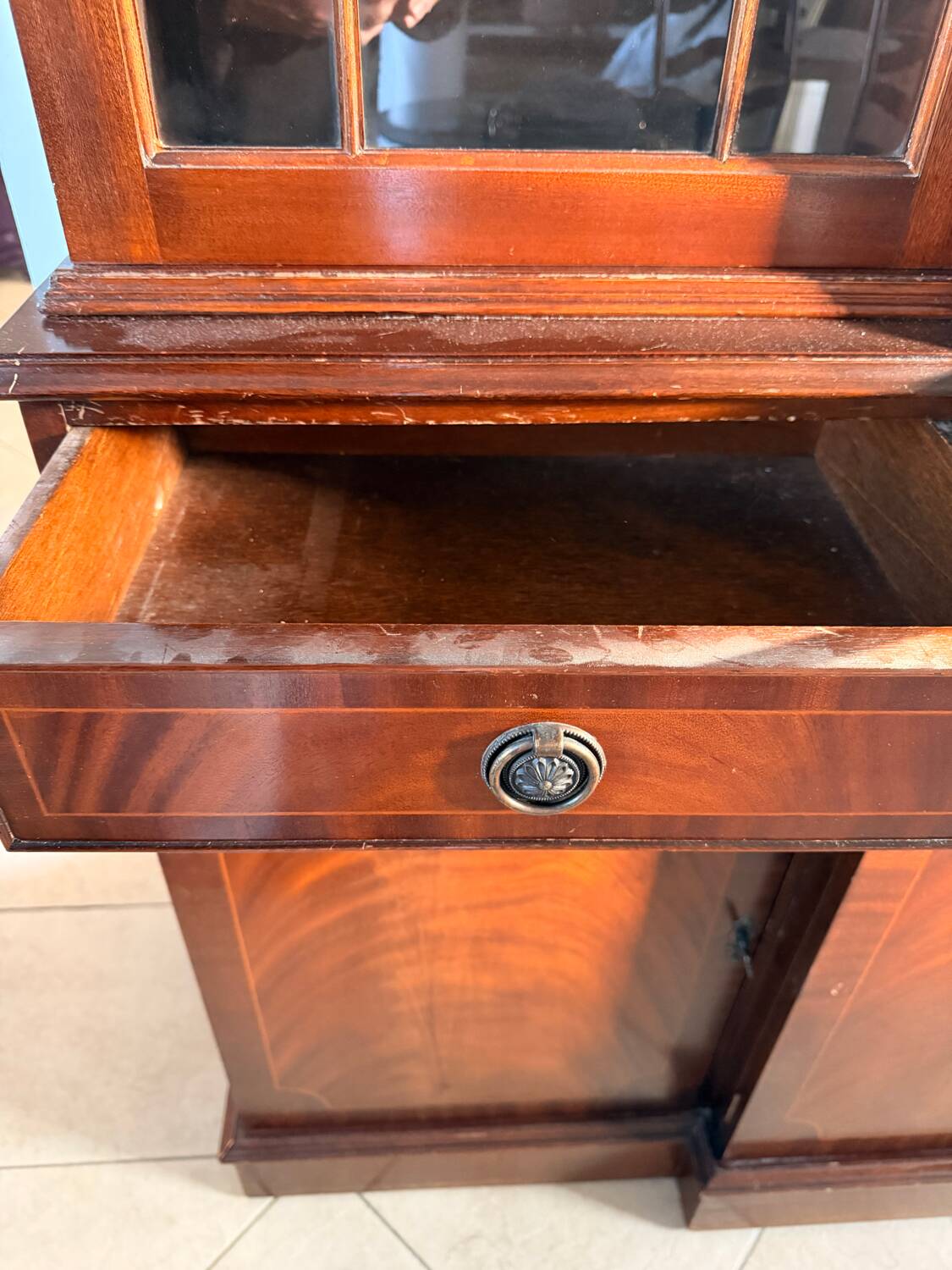 Glass-fronted mahogany bookcase – 1950s – 215 cm