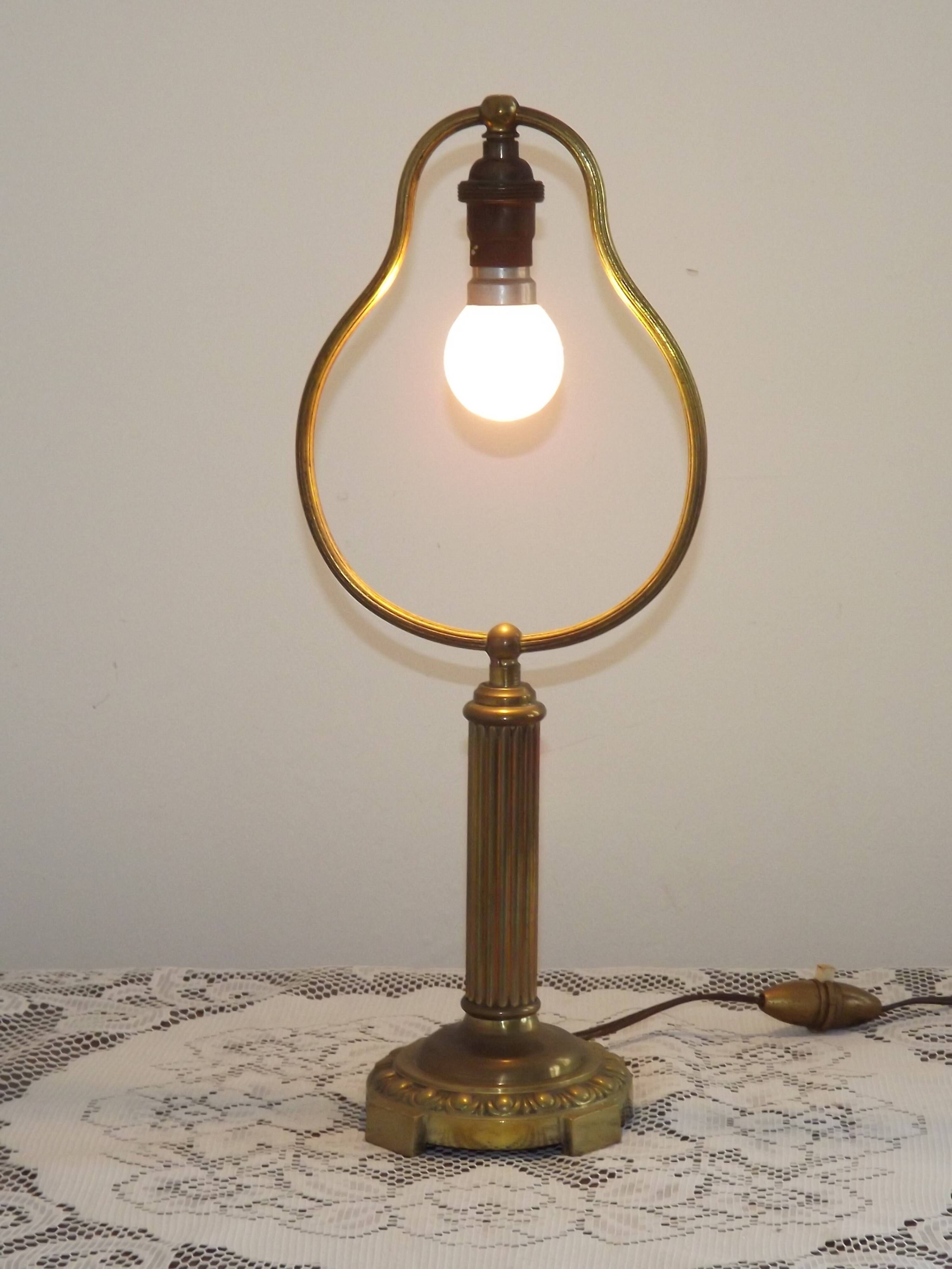 Traditional Style Vintage French Brass Table Lamp Round Footed Base