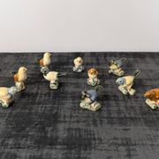 11 oiseaux miniatures en céramique émaillée polychrome
