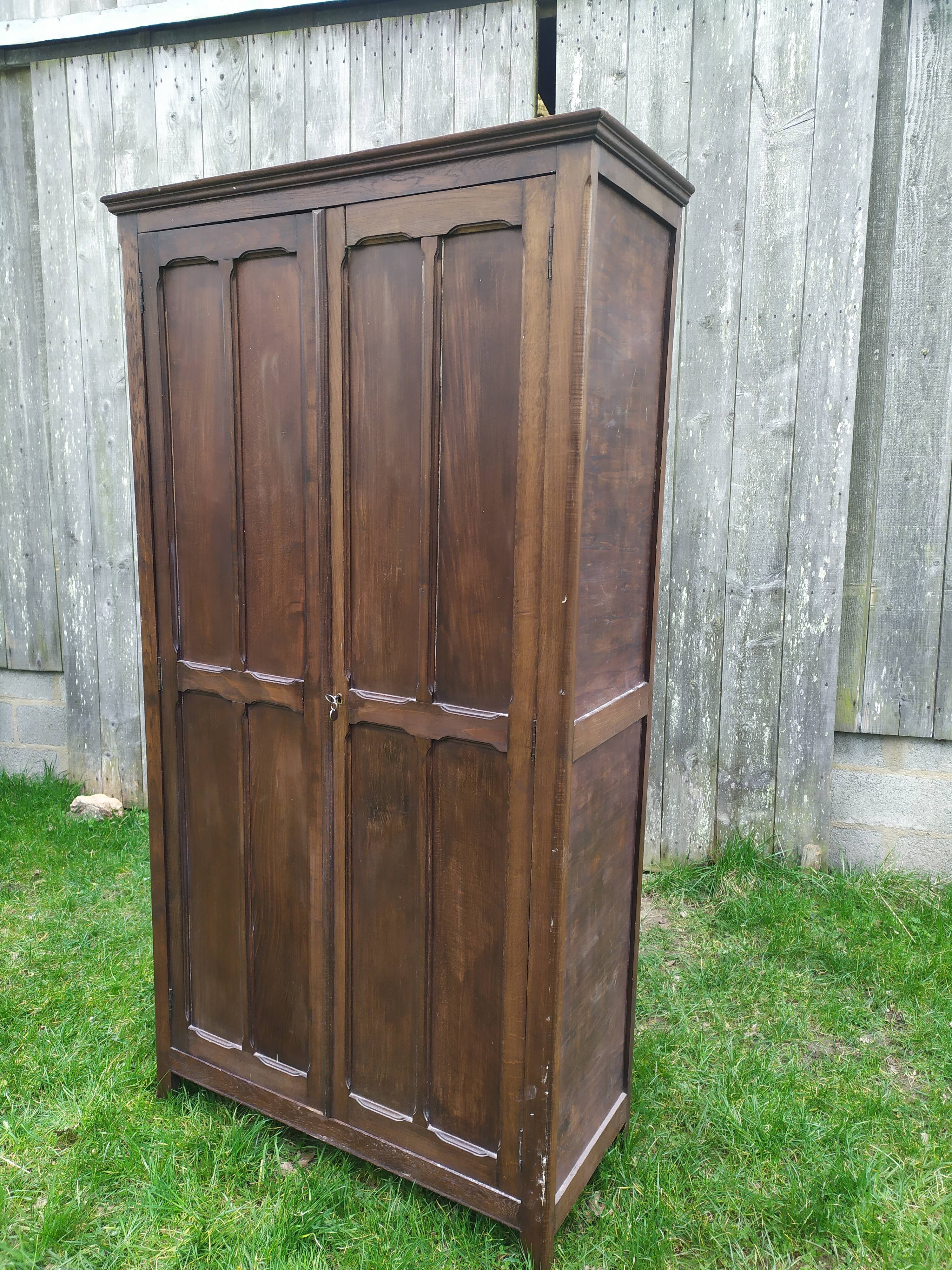 Armoire parisienne