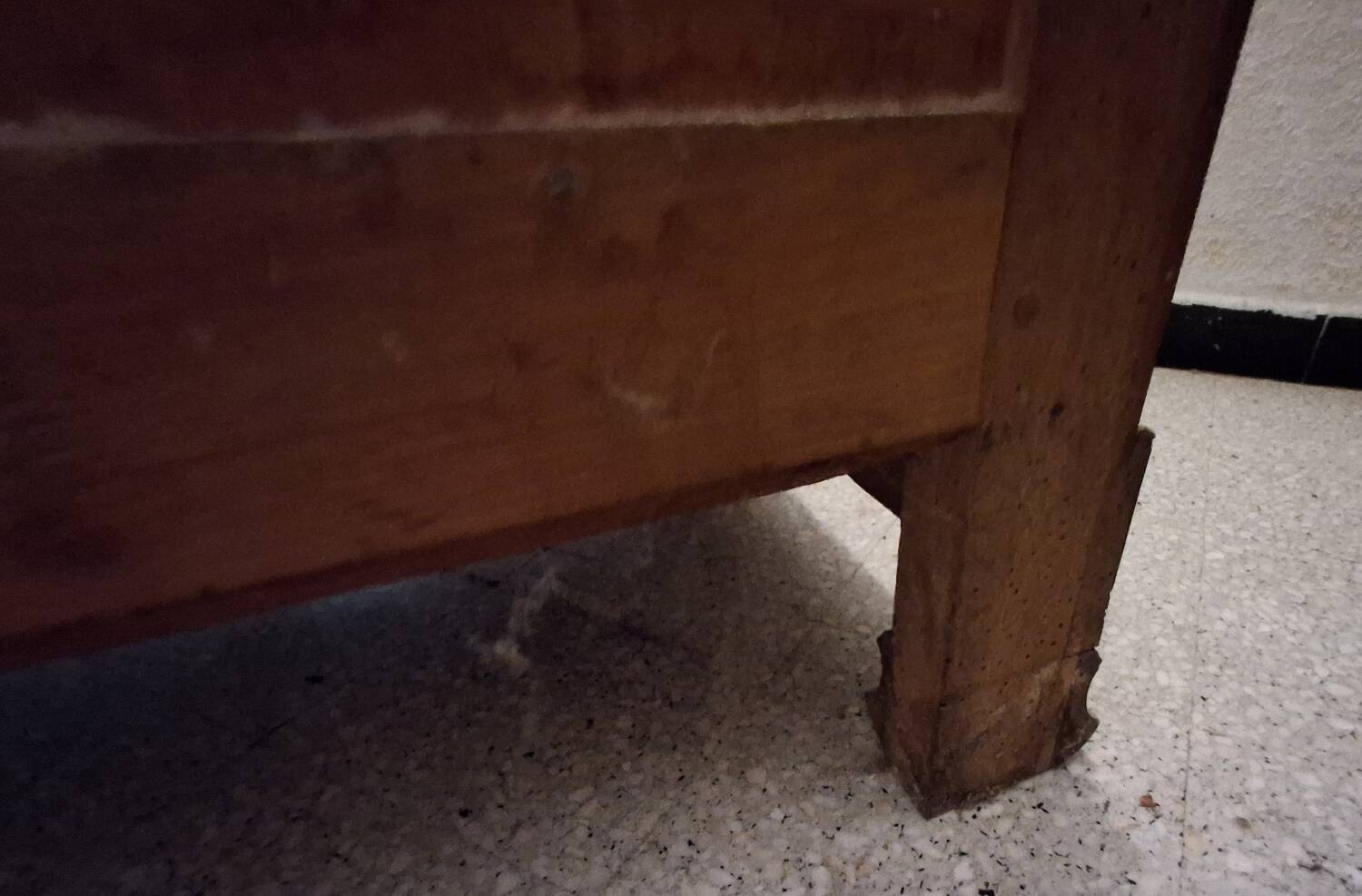 Commode en ronce de noyer