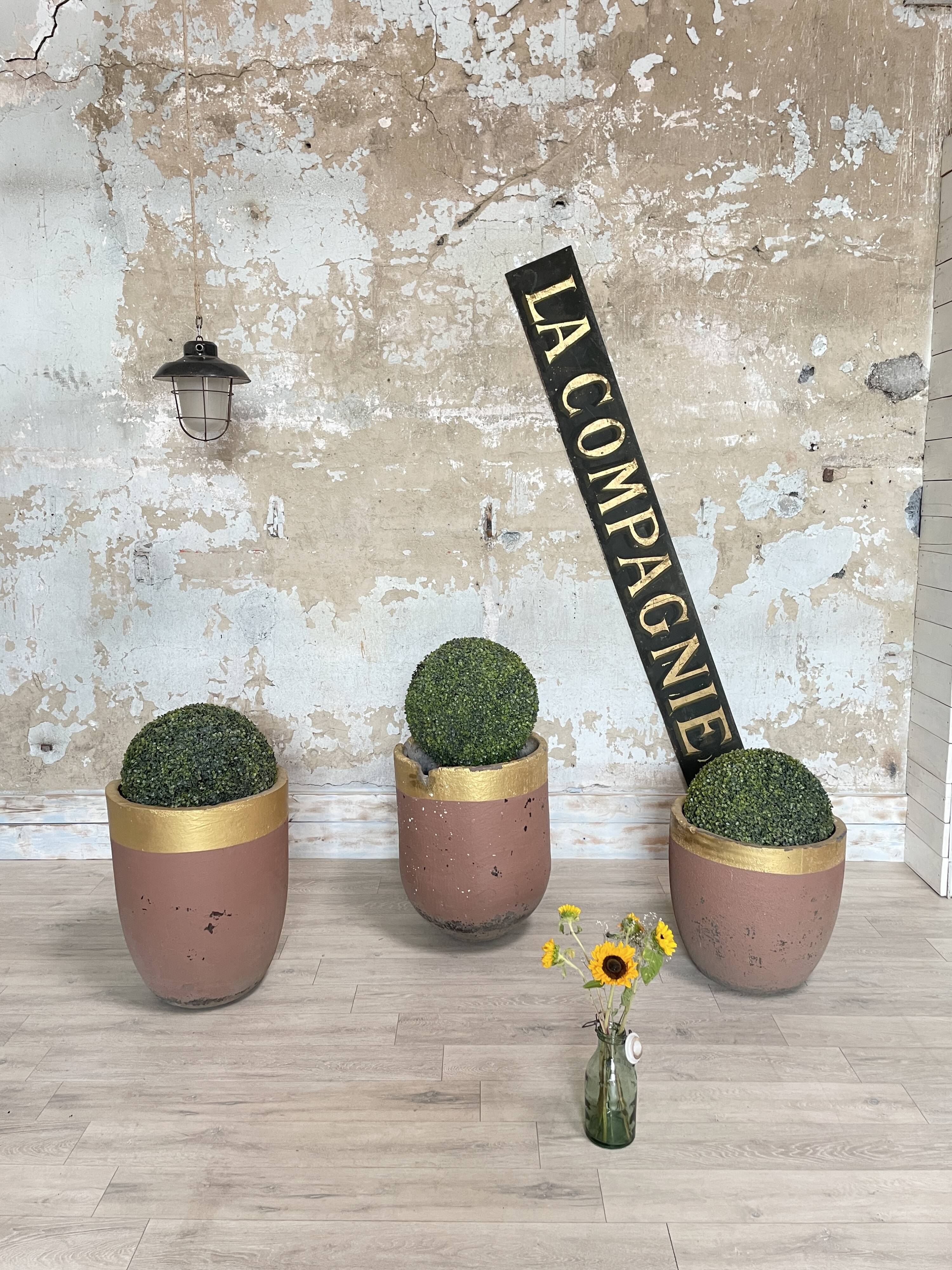 Planters, foundry crucibles