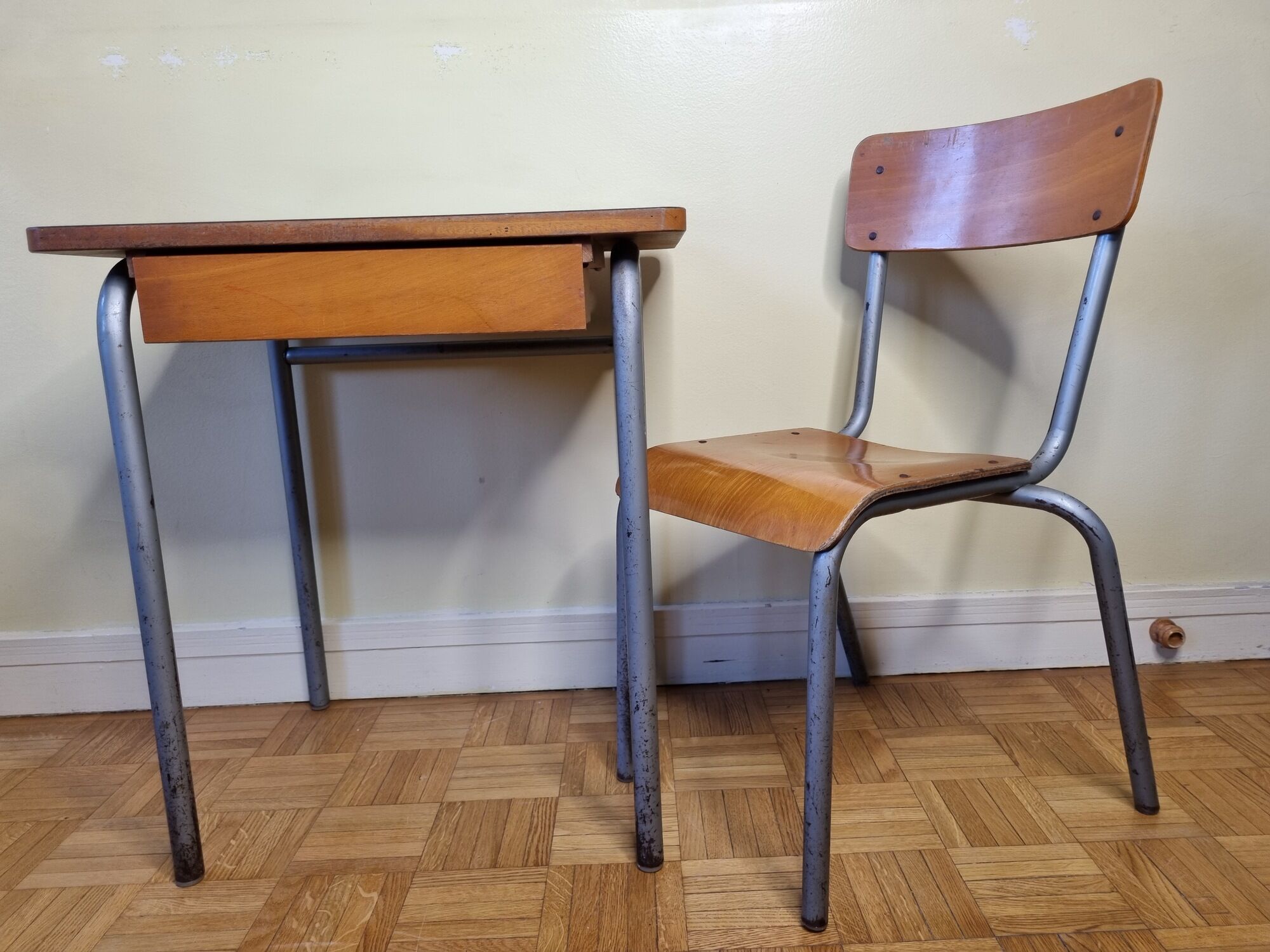 Set chair and school desk in steel, wood and formica, 50s-60s