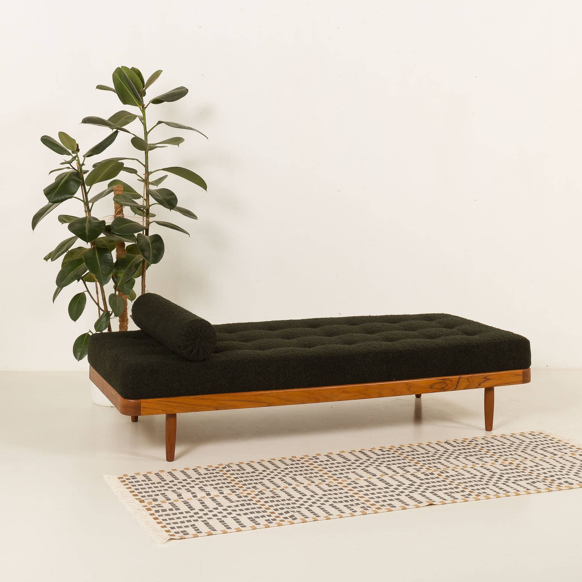 Danish teak daybed in thick boucle fabric, 1960s