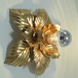 Golden flower wall lamp