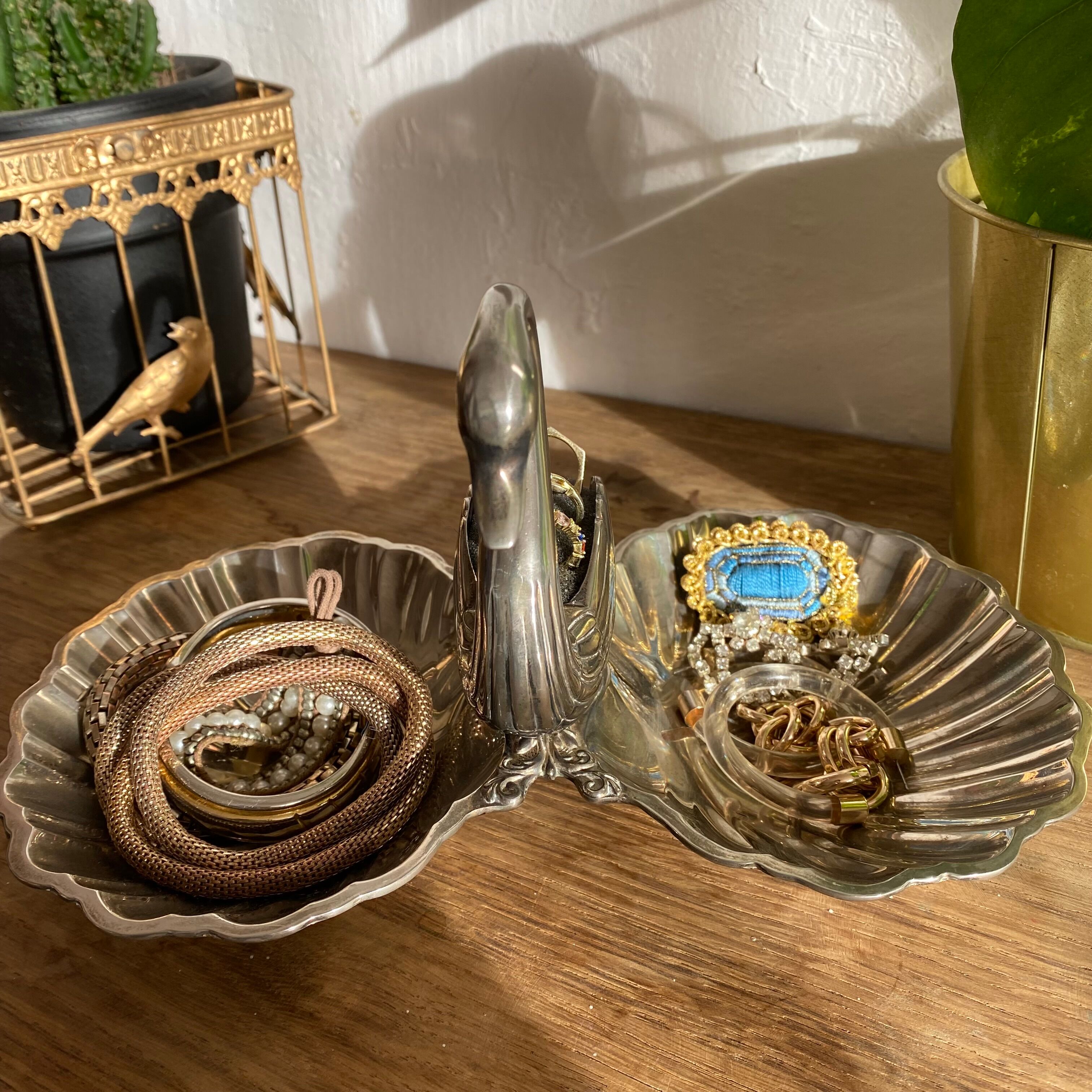 Empty dish vintage swan pocket