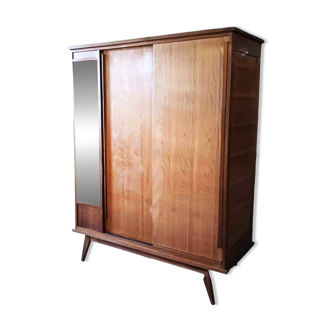 70s wardrobe with compass feet