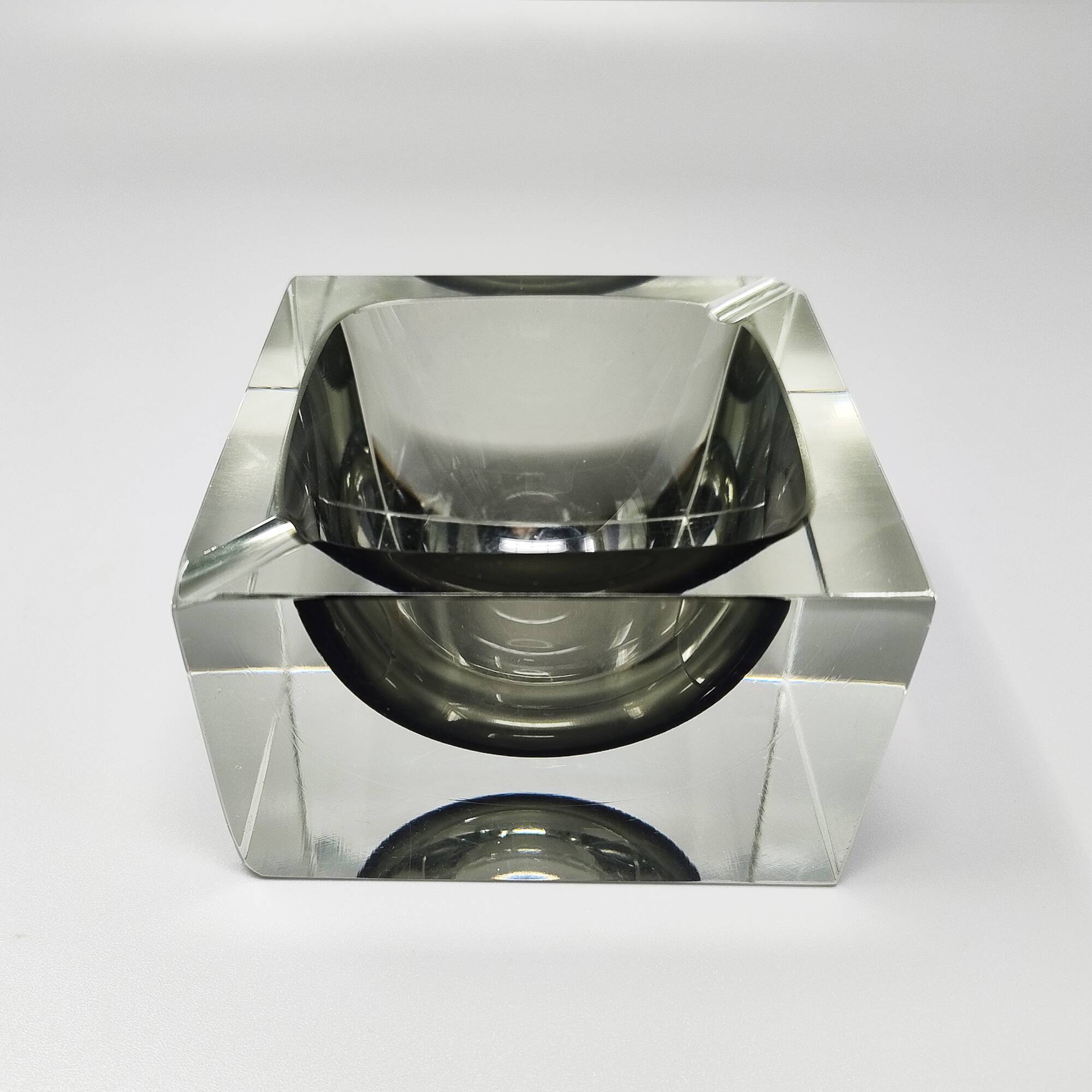 1960s Stunning grey ashtray or catchall by Flavio Poli for Seguso. Made in Italy