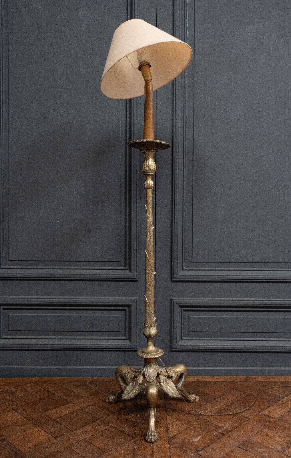 Lampadaire en bronze doré Napoléon III pieds griffes décor de feuillage