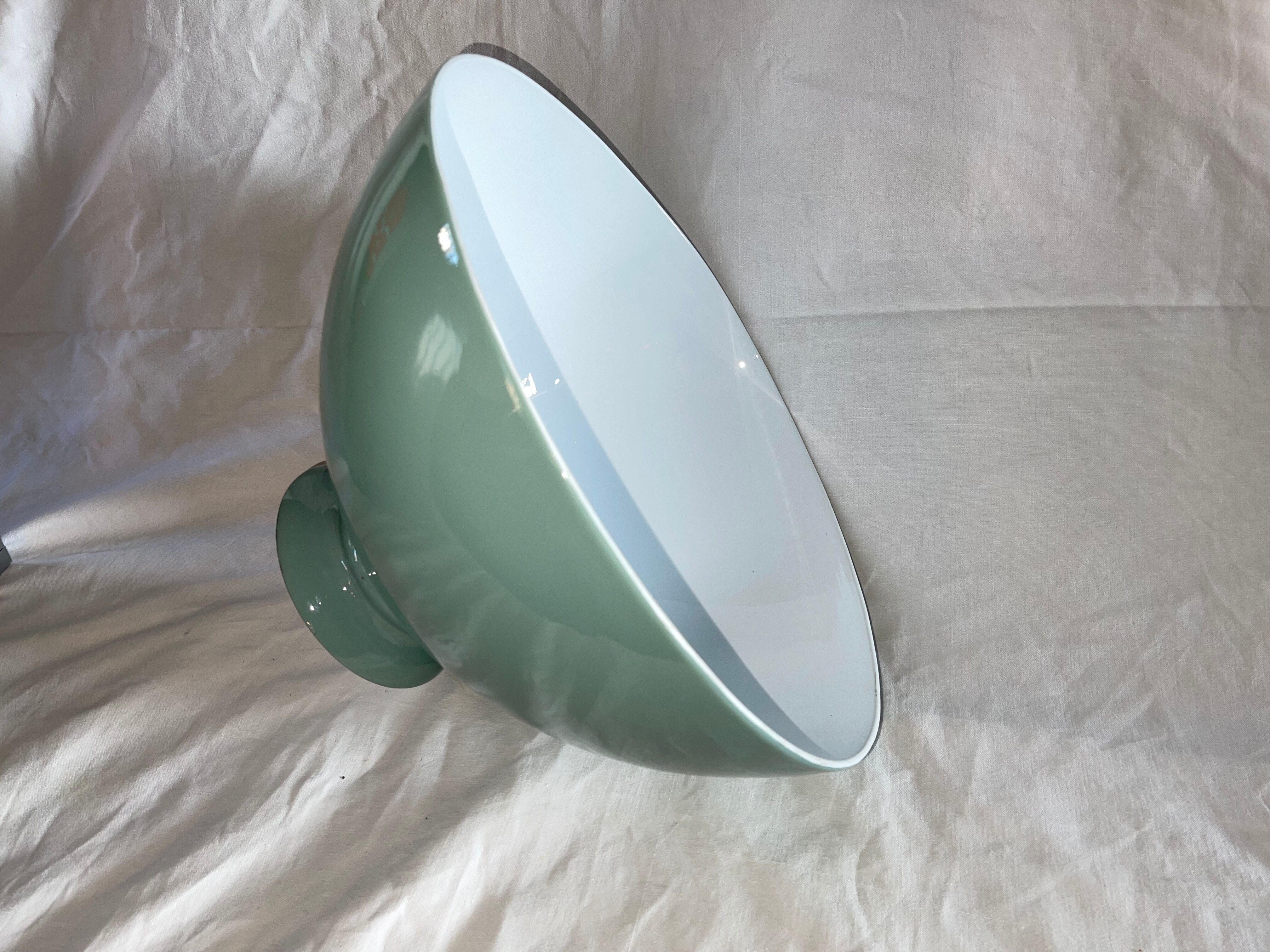 Abat-jour bleu clair extérieur blanc intérieur en céramique