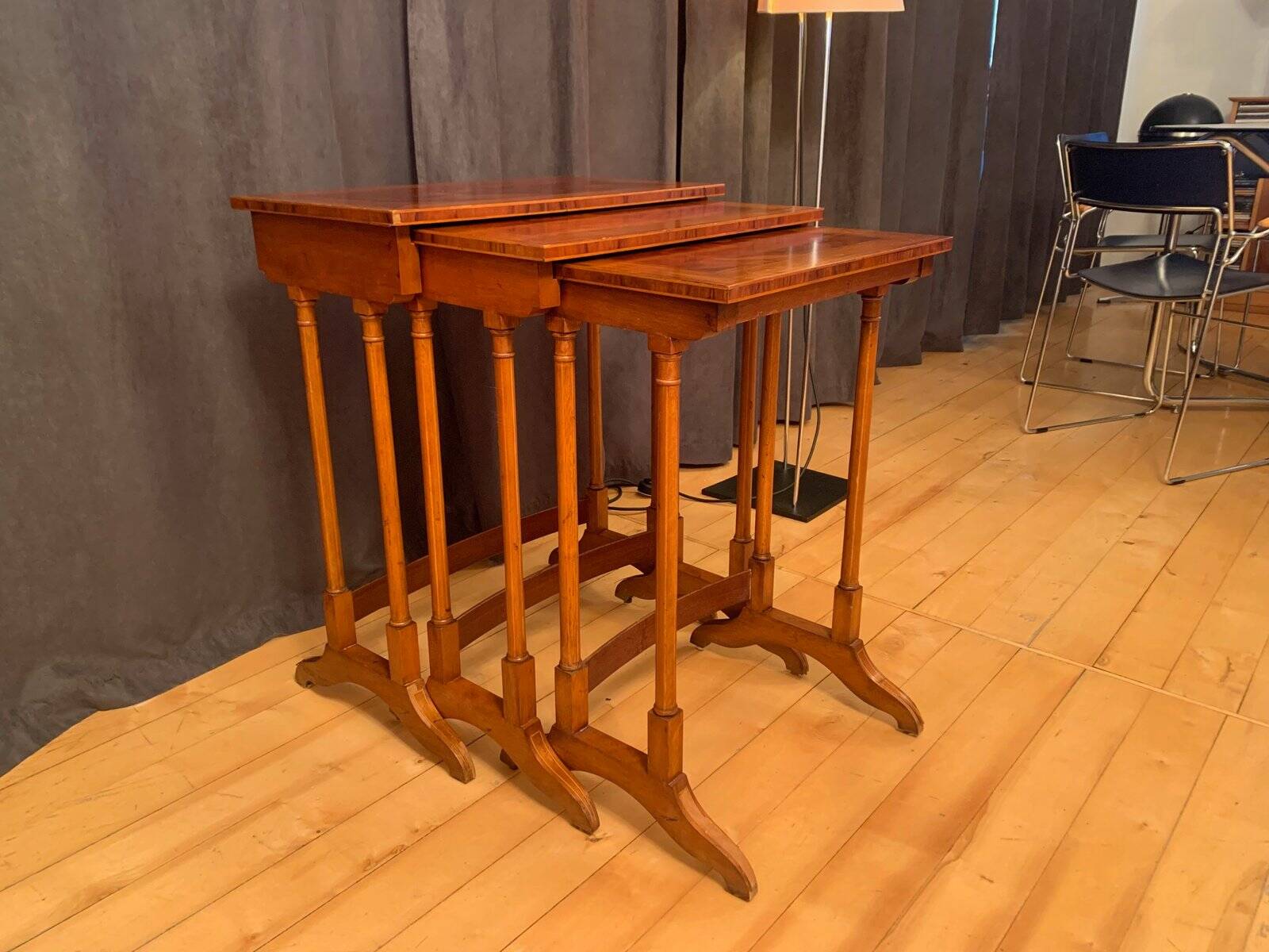 Tables édouardiennes du 20e siècle, années 1890, ensemble de 3
