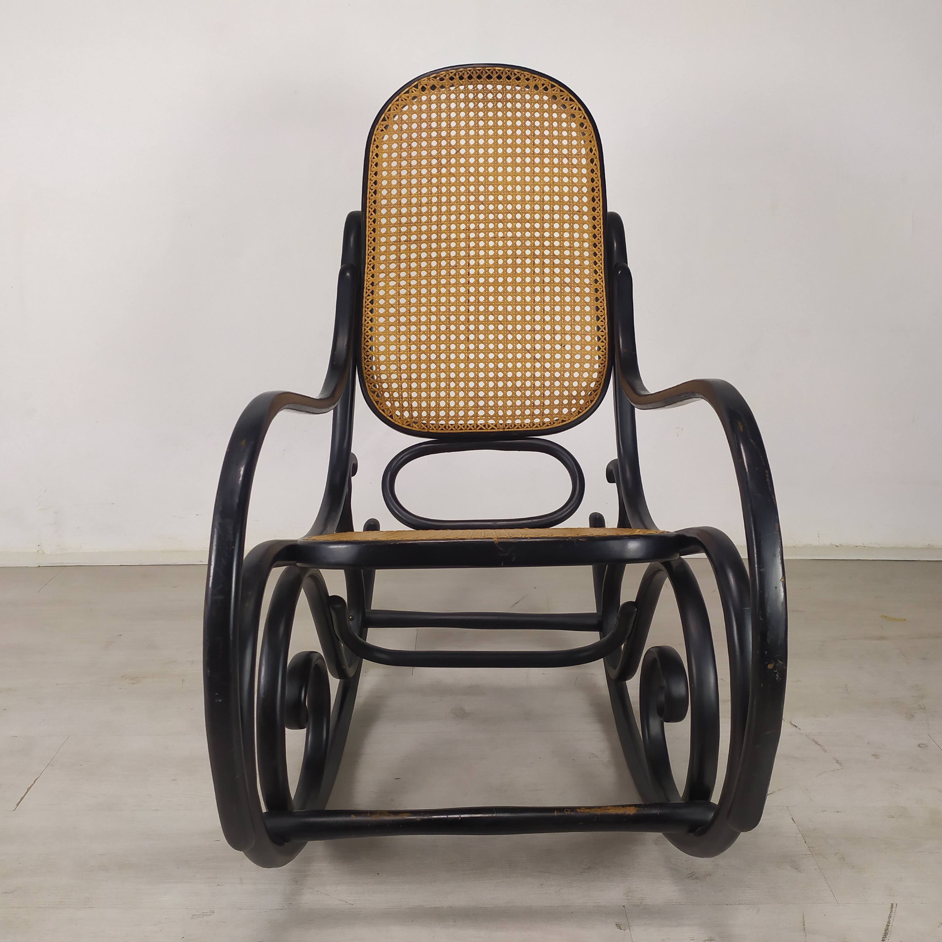 Rocking-chair curved wood