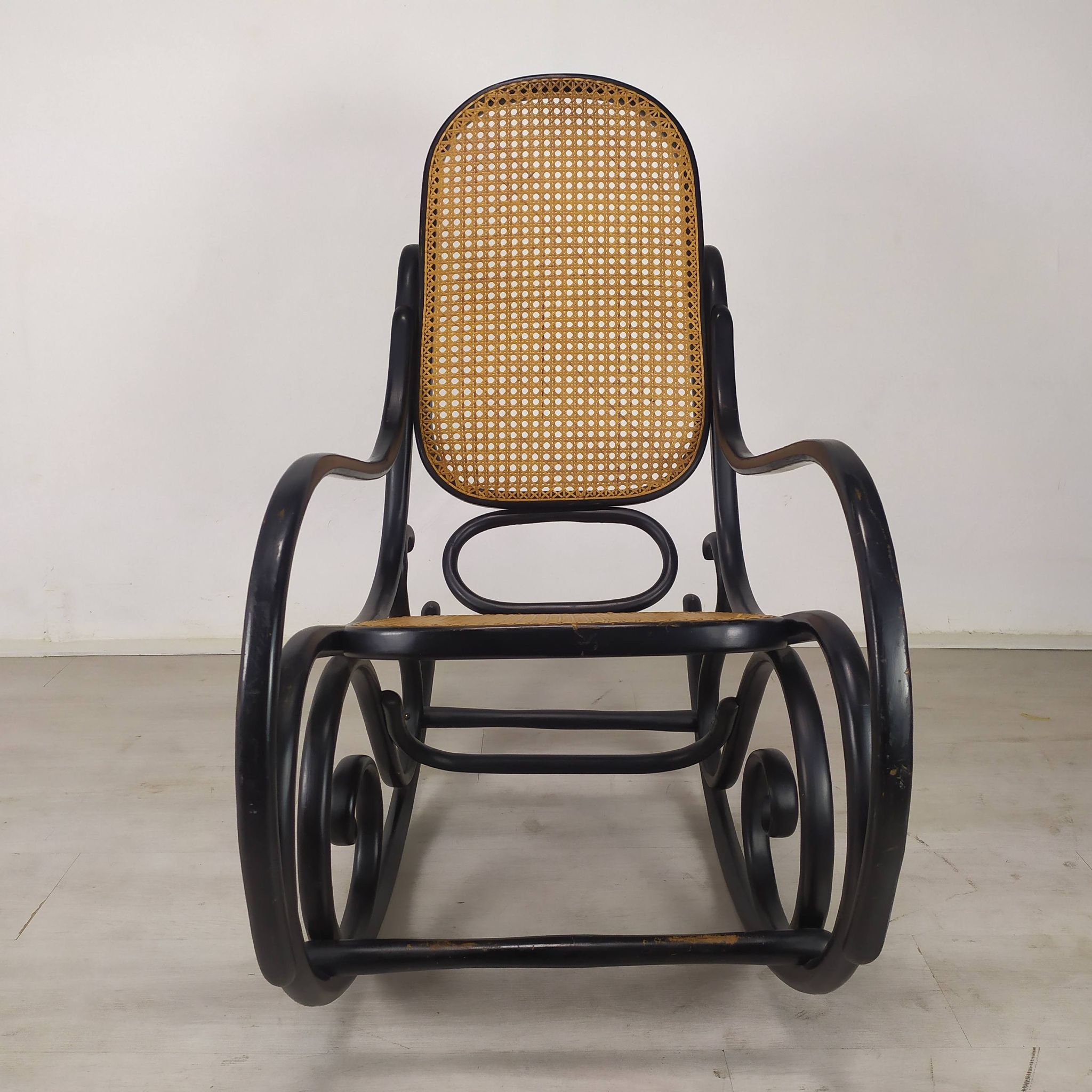 Rocking-chair curved wood