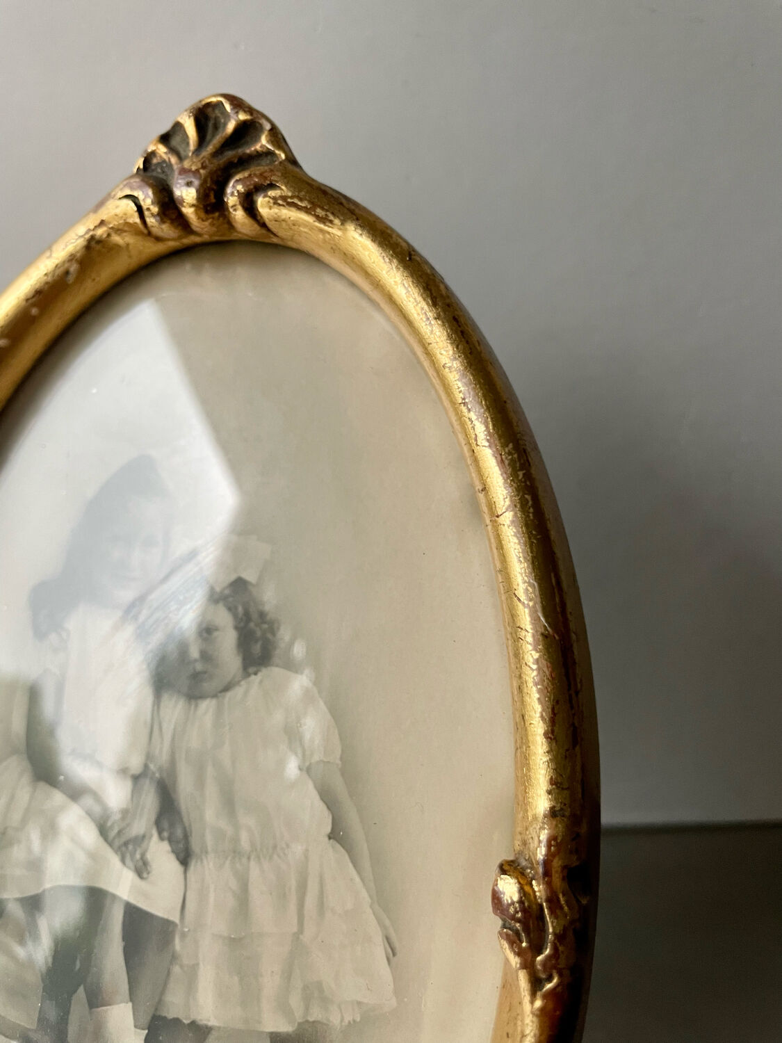 Art nouveau oval frame gilded wood measurements 19 cm x 11.5 cm  convex glass