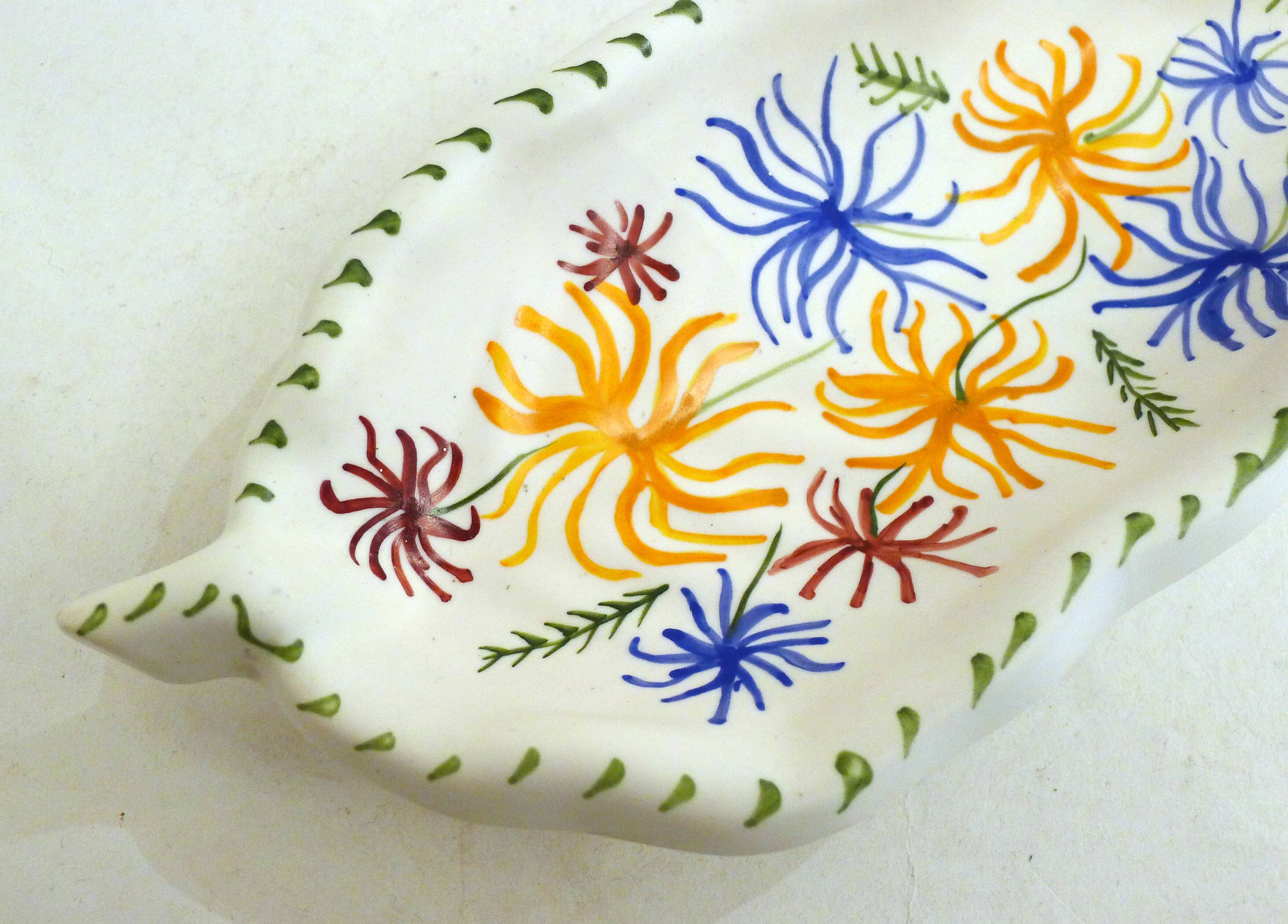 Coupelle mid-century Vallauris décor floral coloré