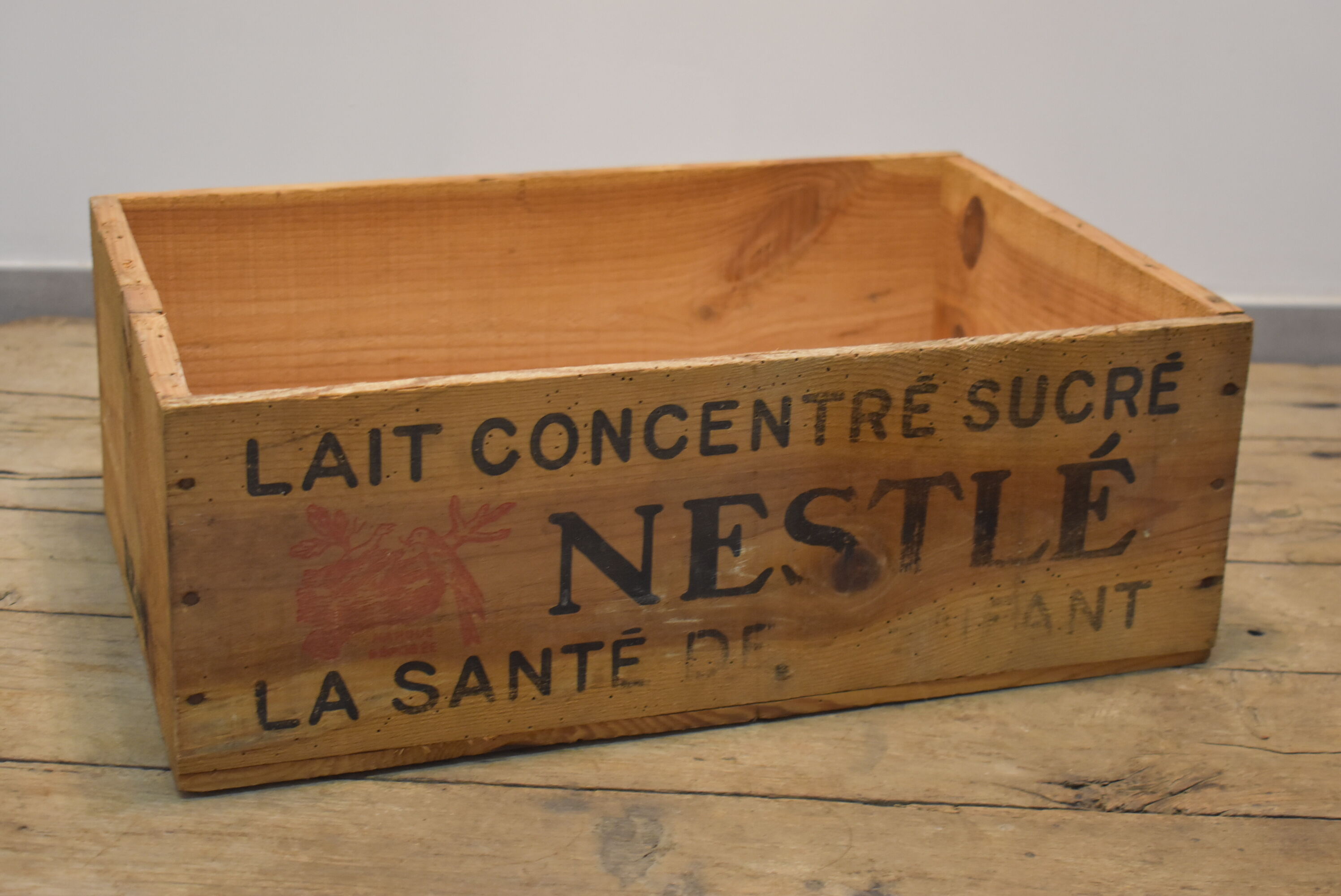 Nestlé case in wood sweetened condensed milk n2