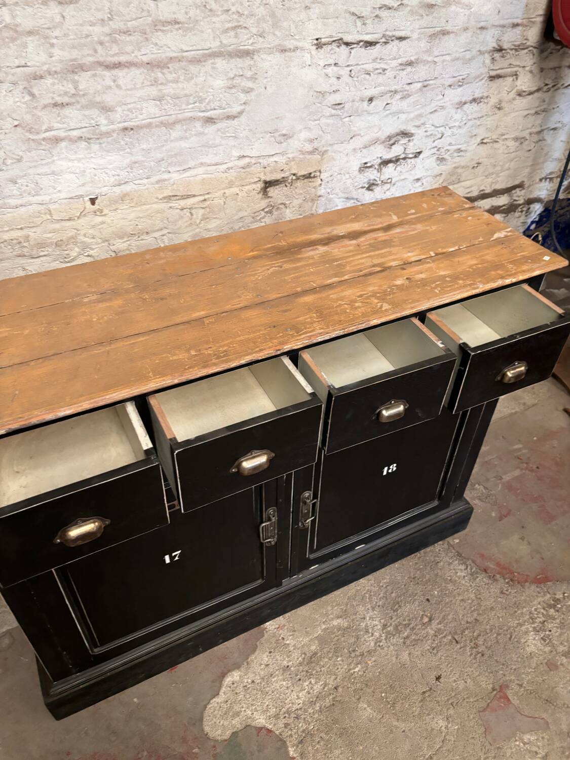 Trade furniture