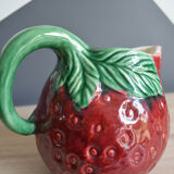Cruche barbotine forme fraise